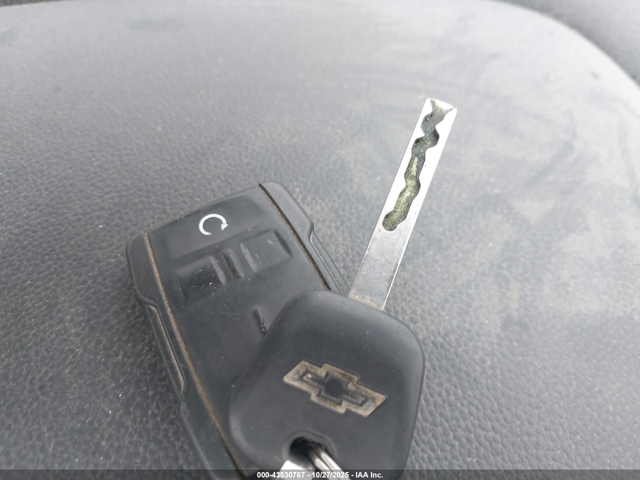 CHEVROLET SILVERADO image 11