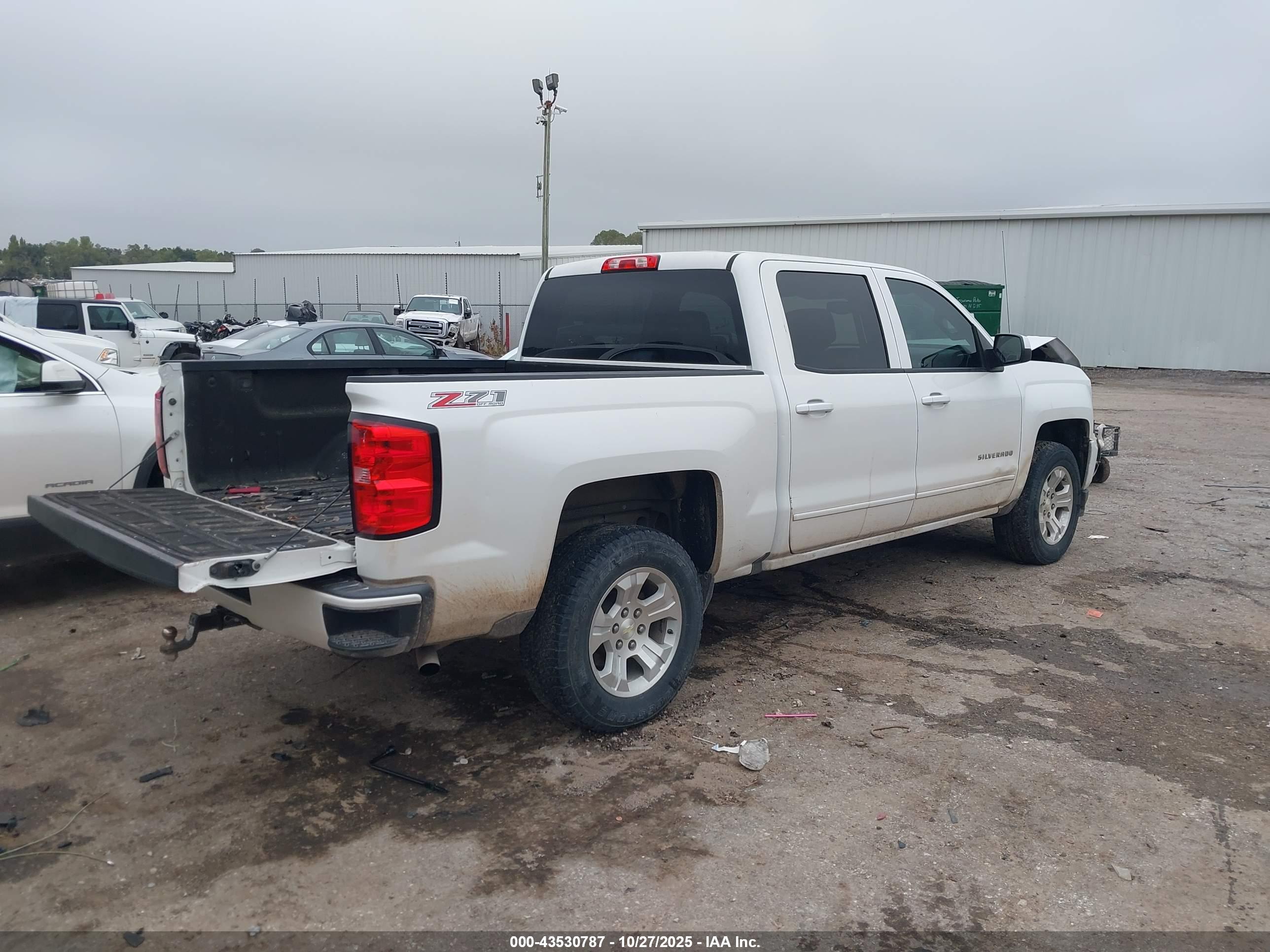 CHEVROLET SILVERADO image 4
