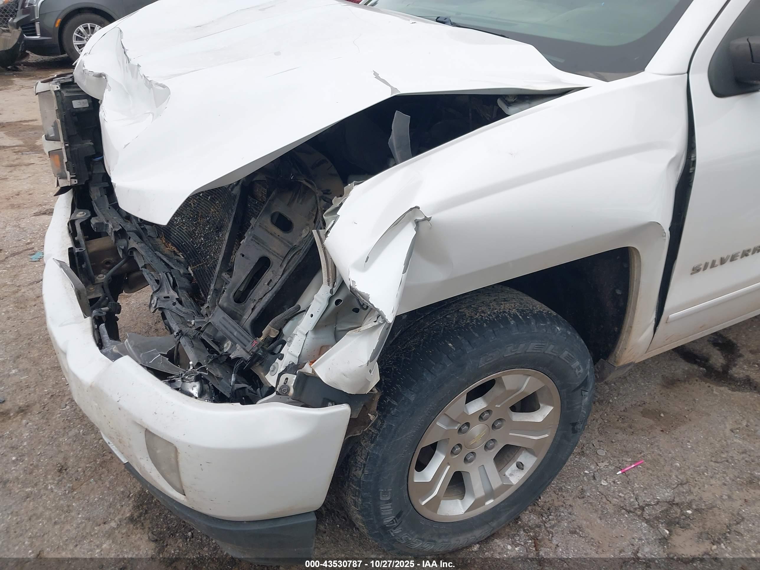 CHEVROLET SILVERADO image 6