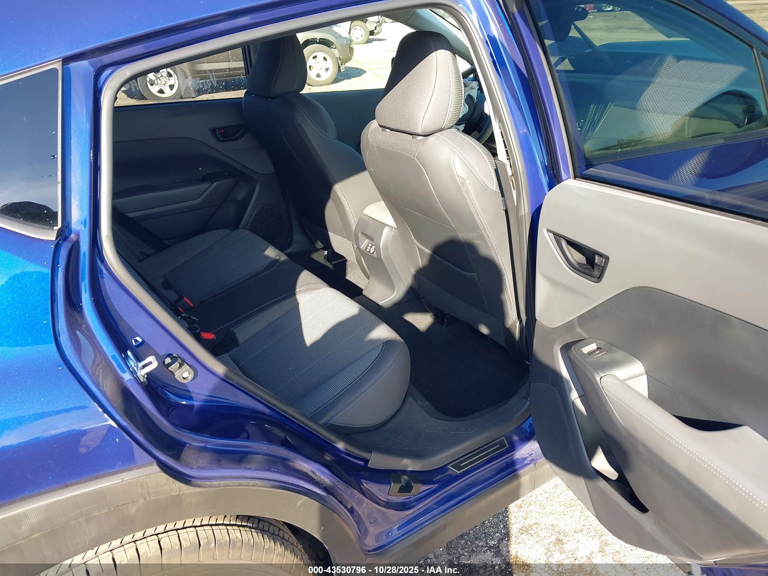 SUBARU CROSSTREK image 8