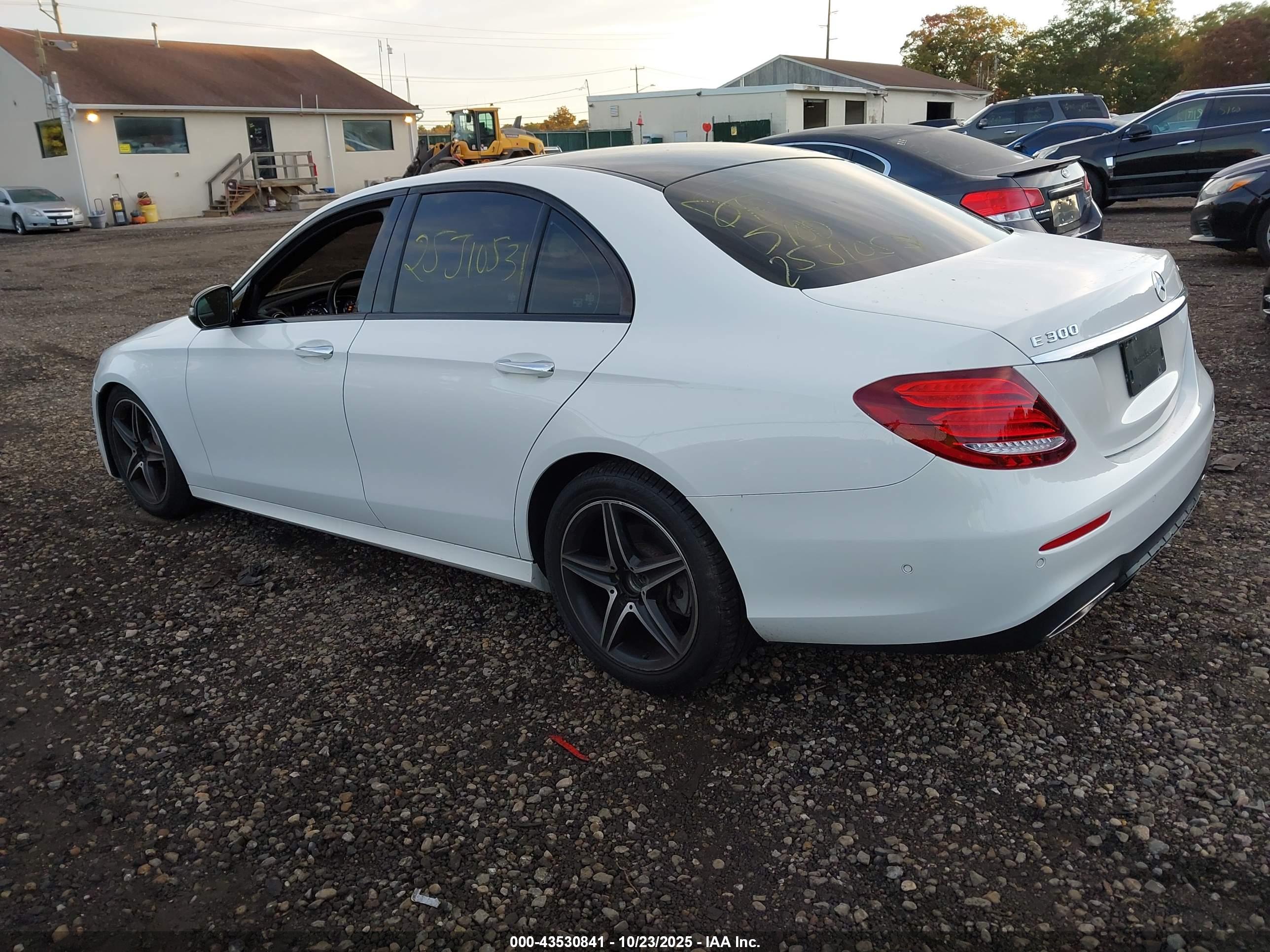 MERCEDES-BENZ E image 3
