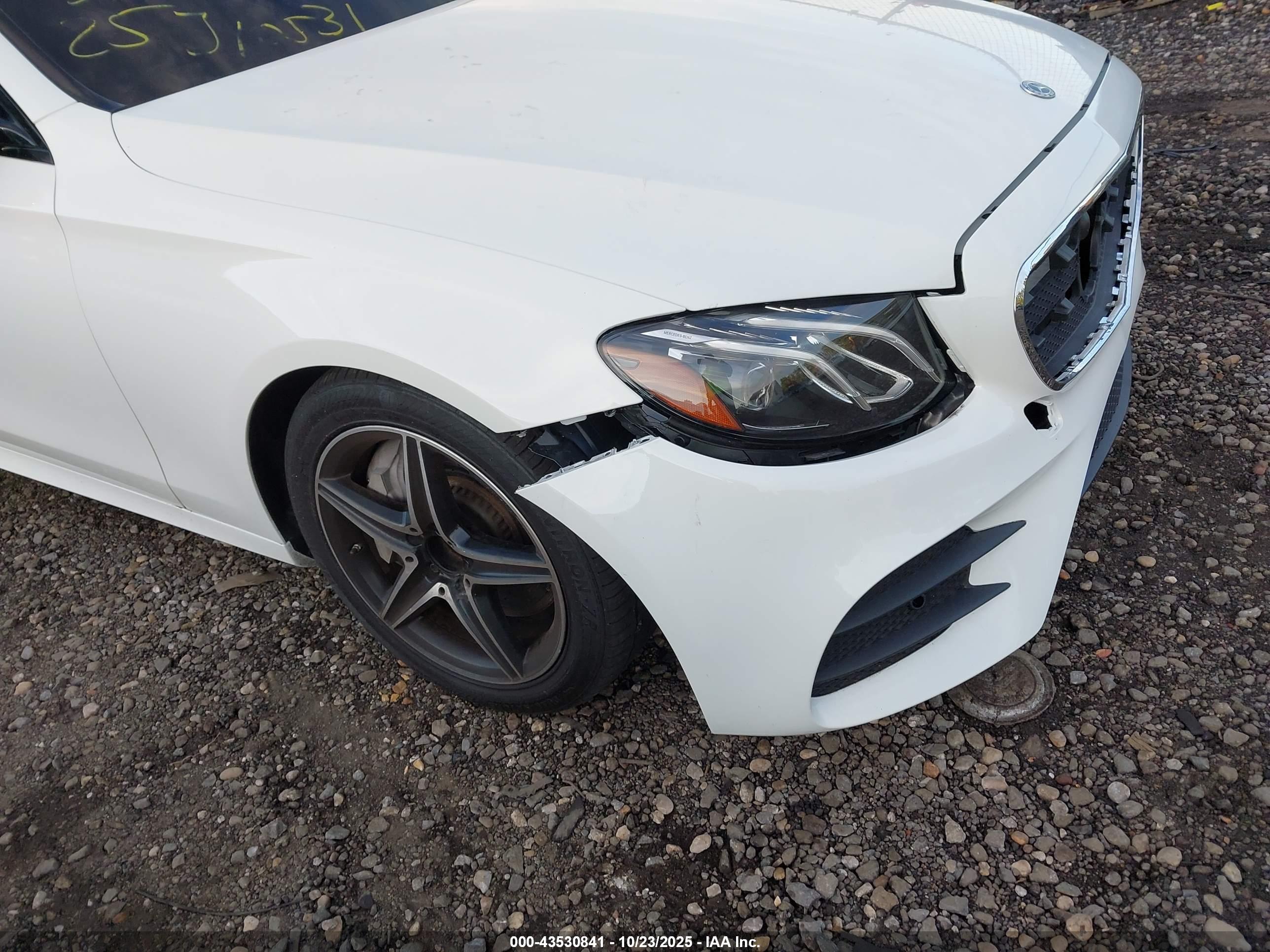 MERCEDES-BENZ E image 6