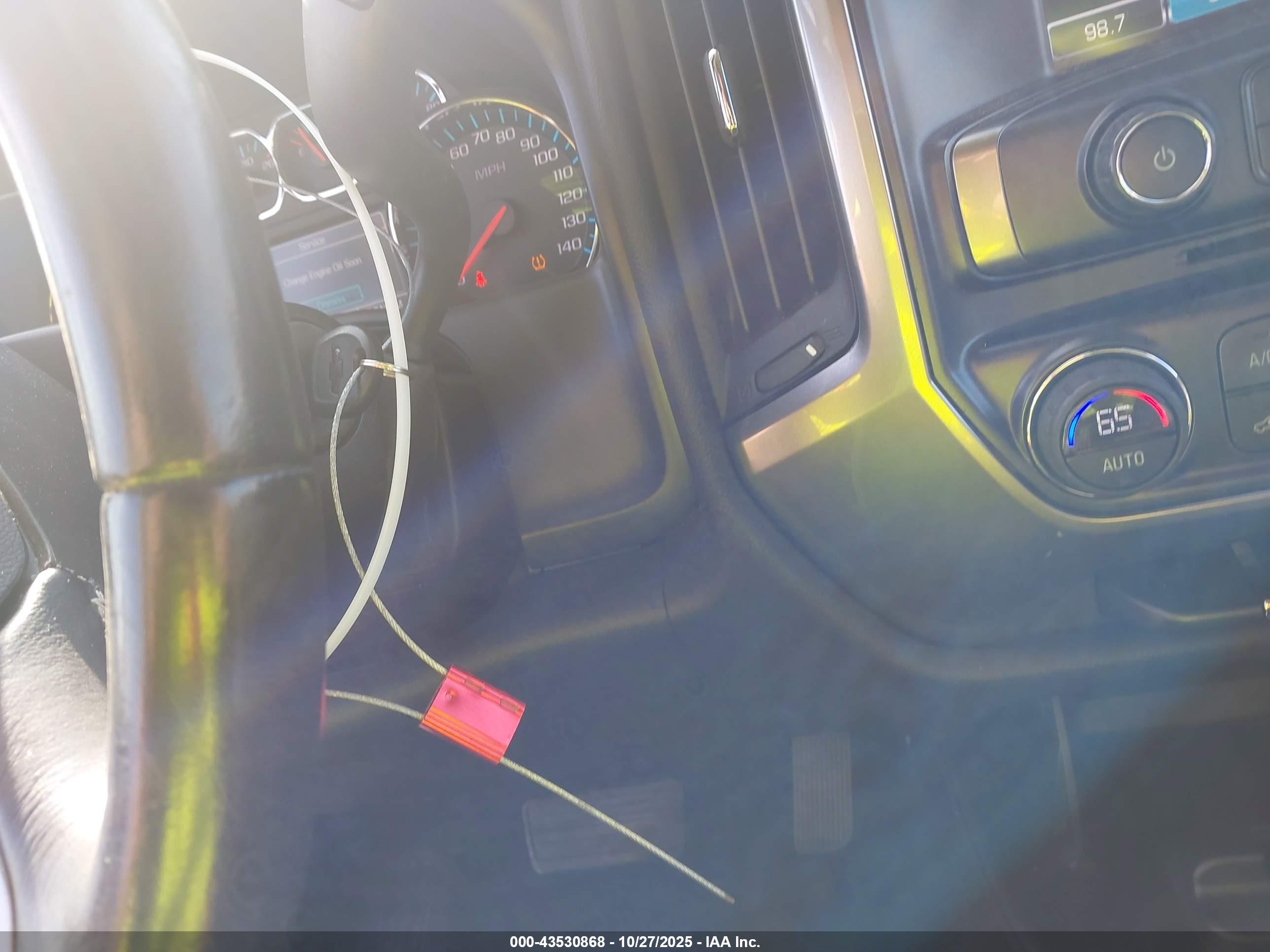 CHEVROLET SILVERADO image 11