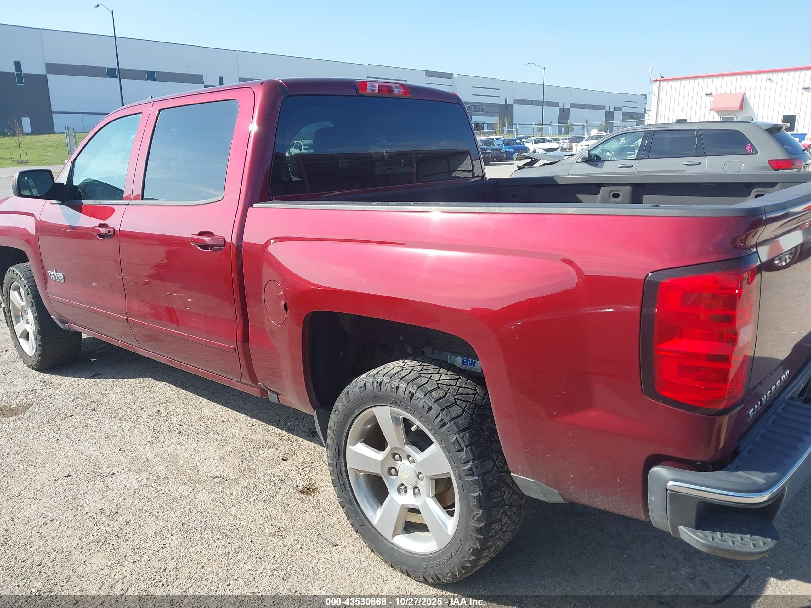 CHEVROLET SILVERADO image 3