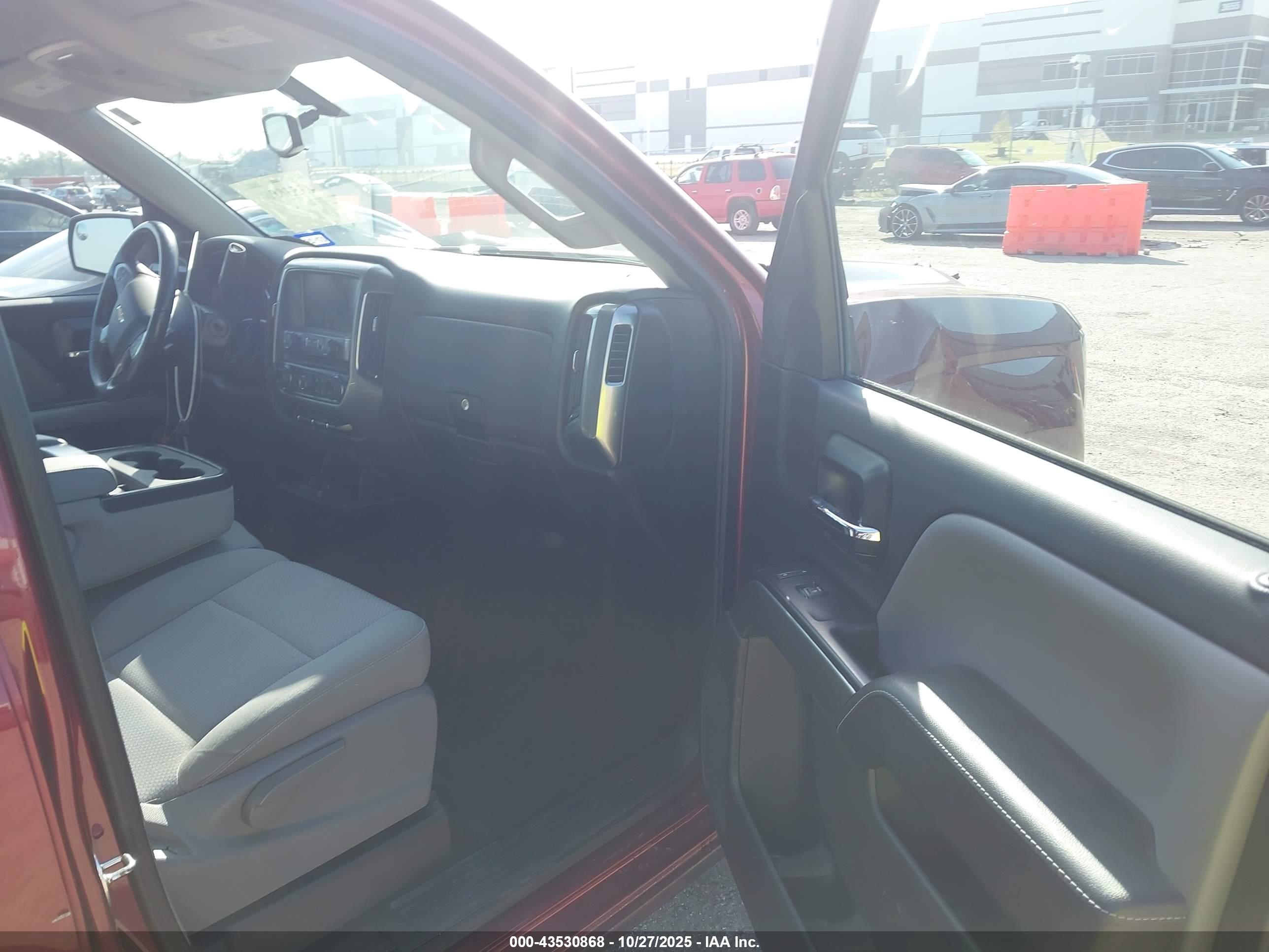 CHEVROLET SILVERADO image 5
