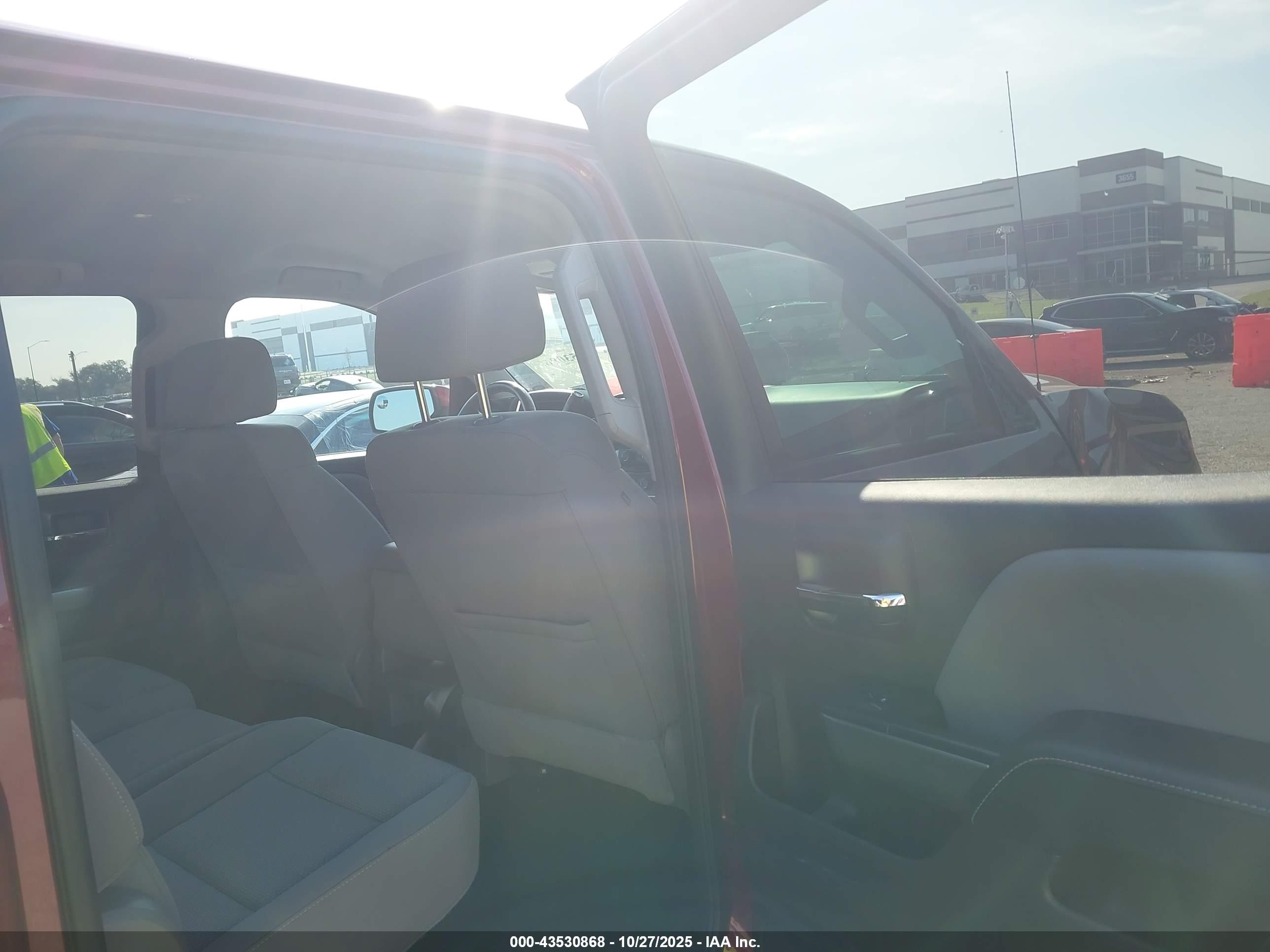 CHEVROLET SILVERADO image 8