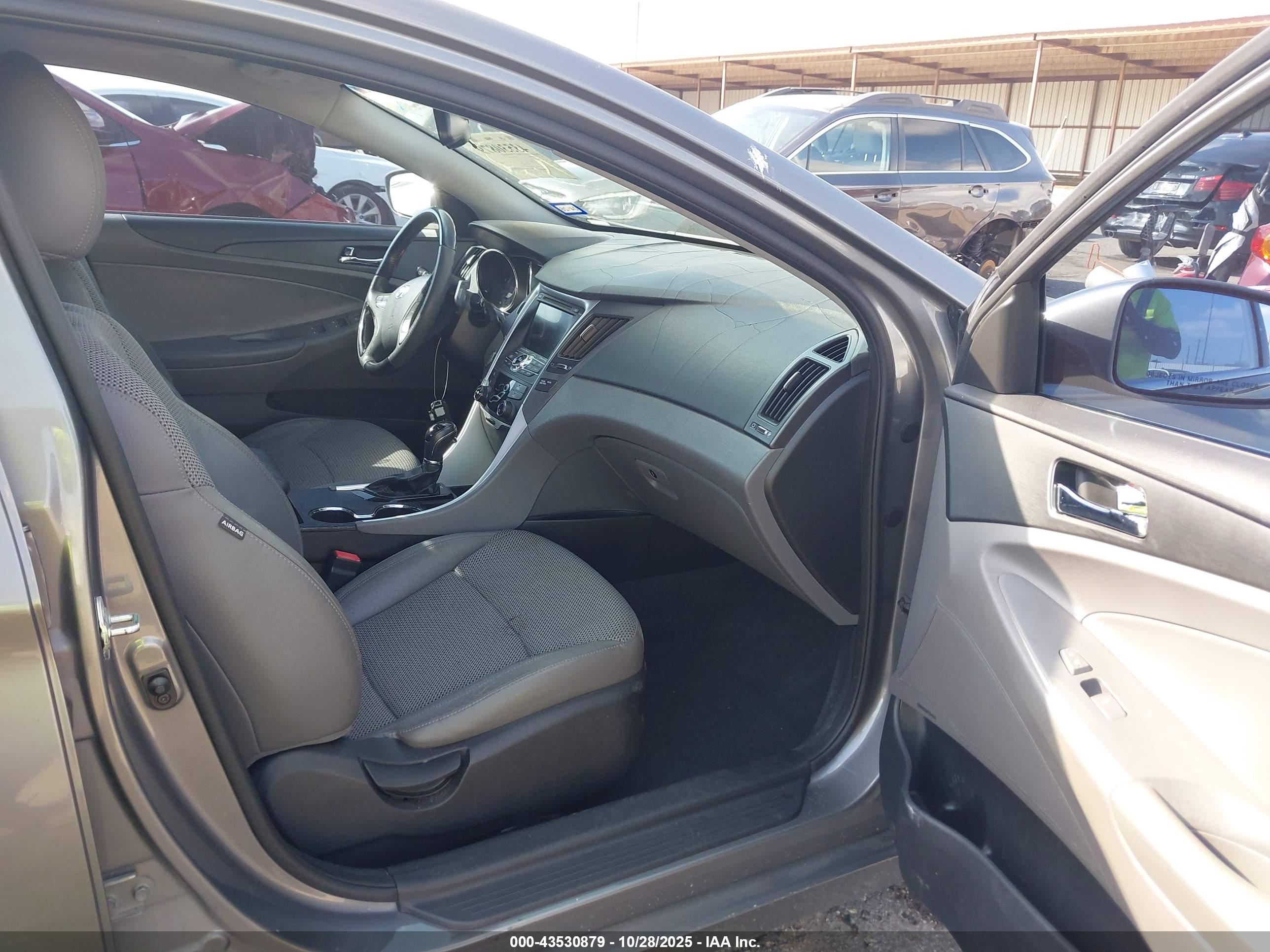 HYUNDAI SONATA image 5