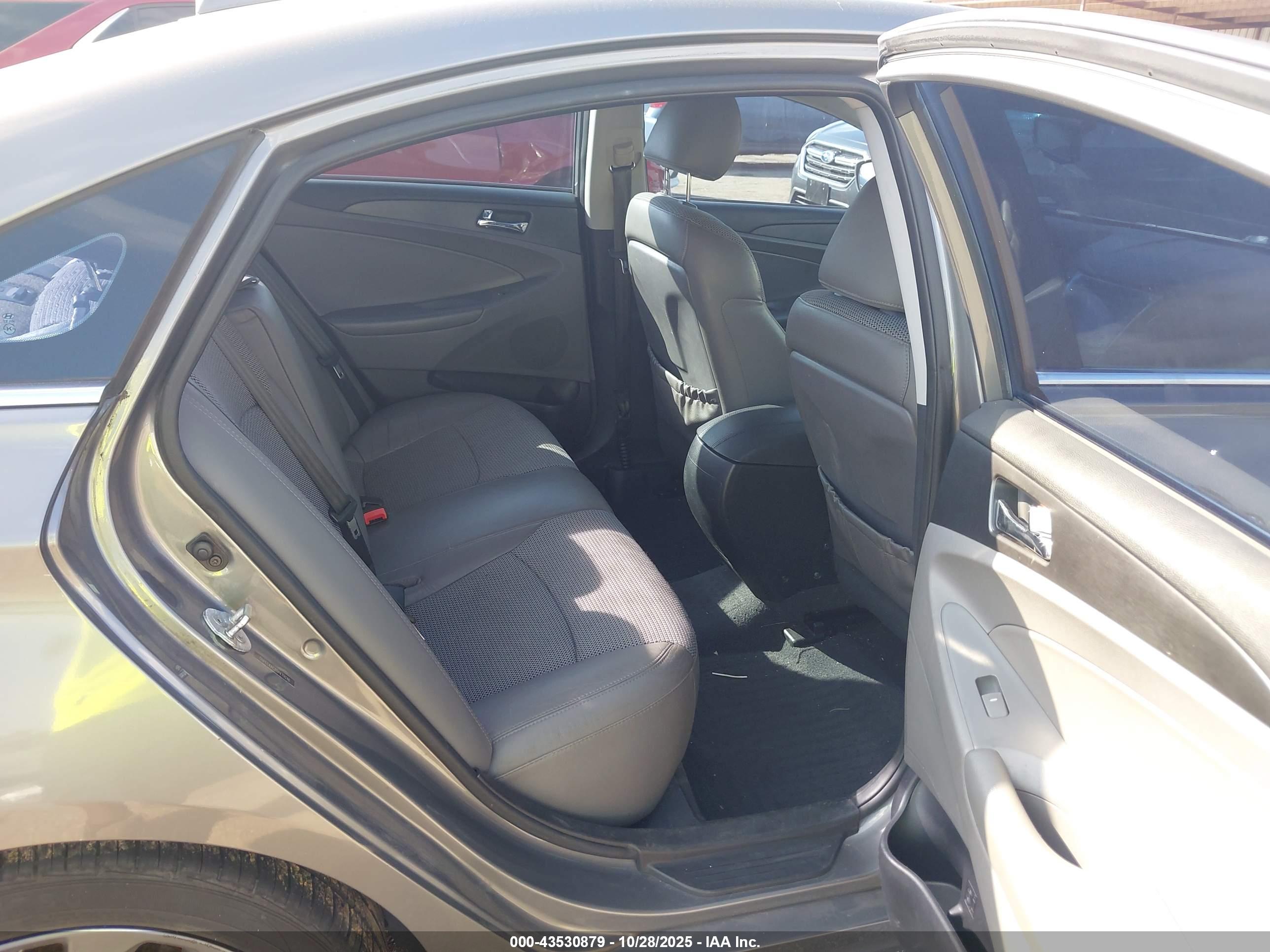 HYUNDAI SONATA image 8