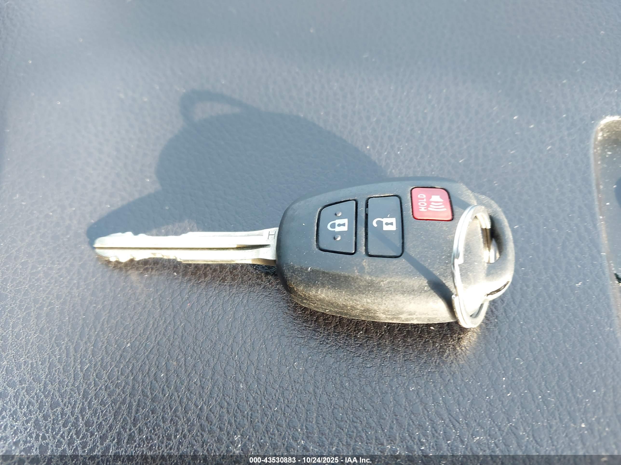 TOYOTA RAV4 image 11