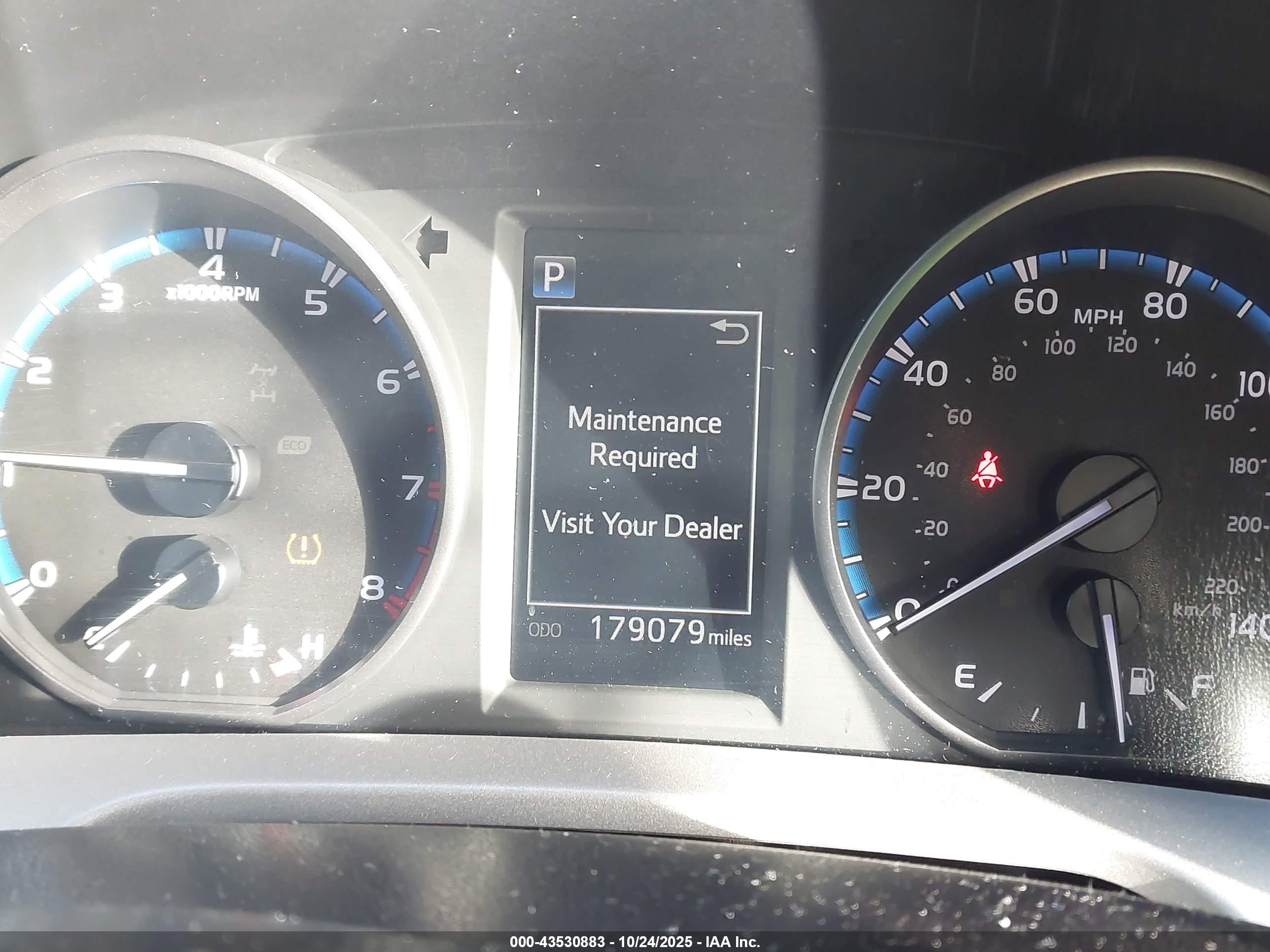 TOYOTA RAV4 image 7