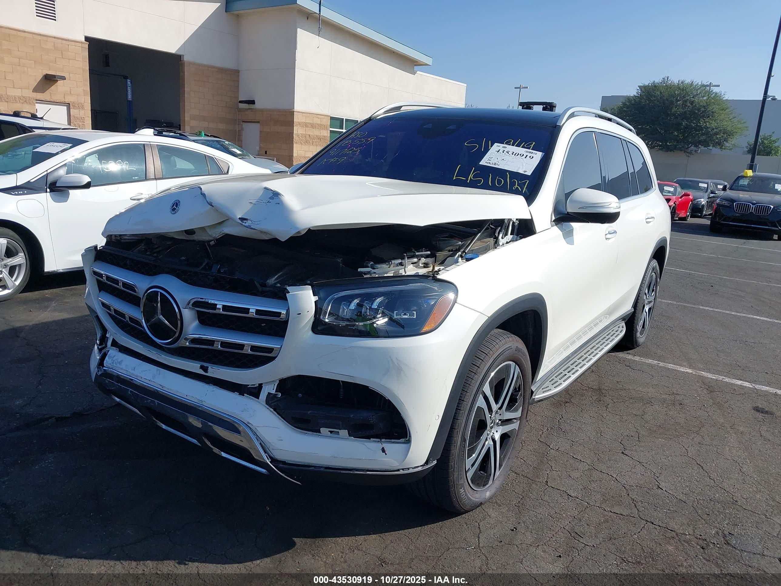 MERCEDES-BENZ GLS image 2