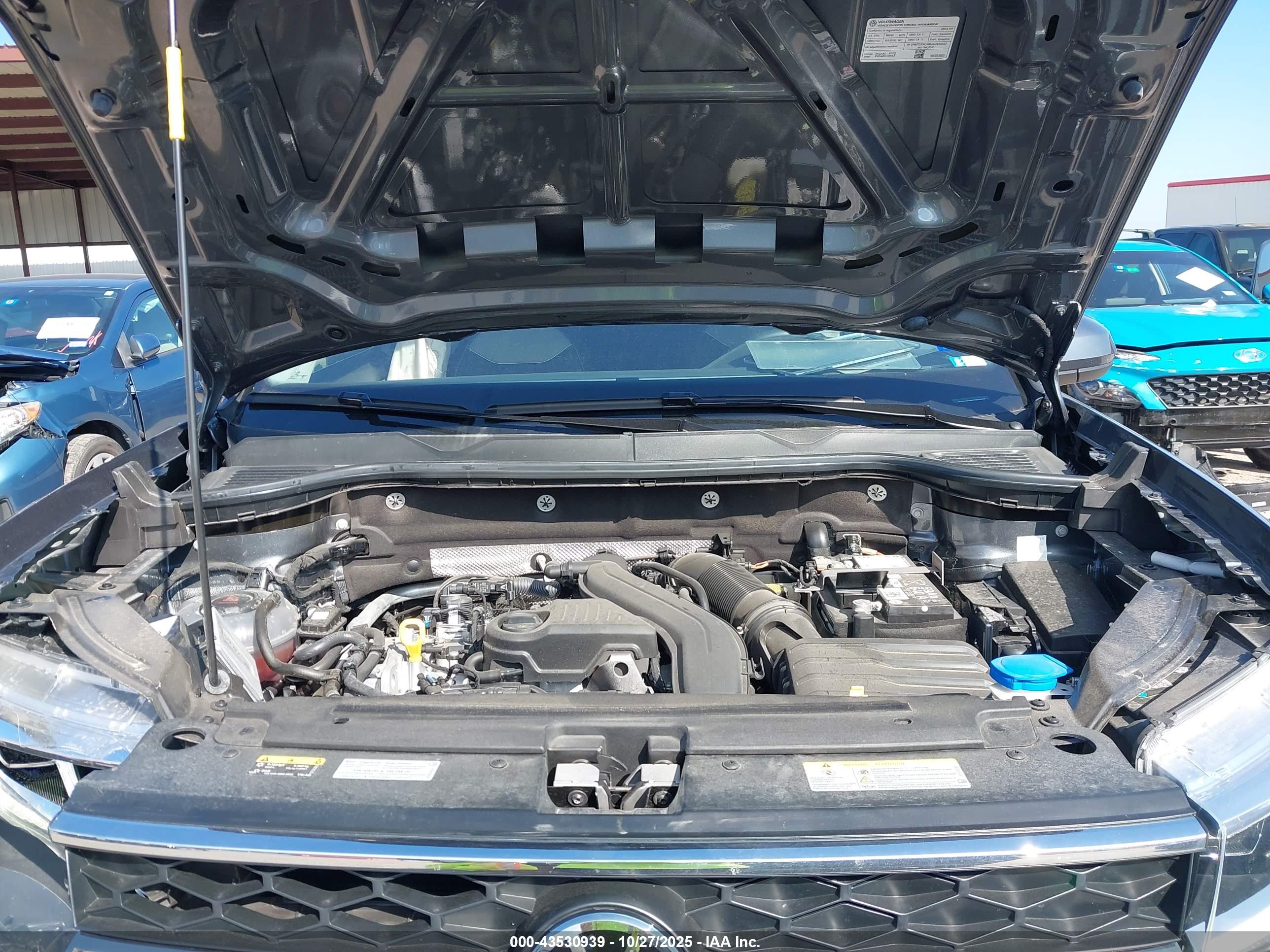 VOLKSWAGEN TAOS image 10