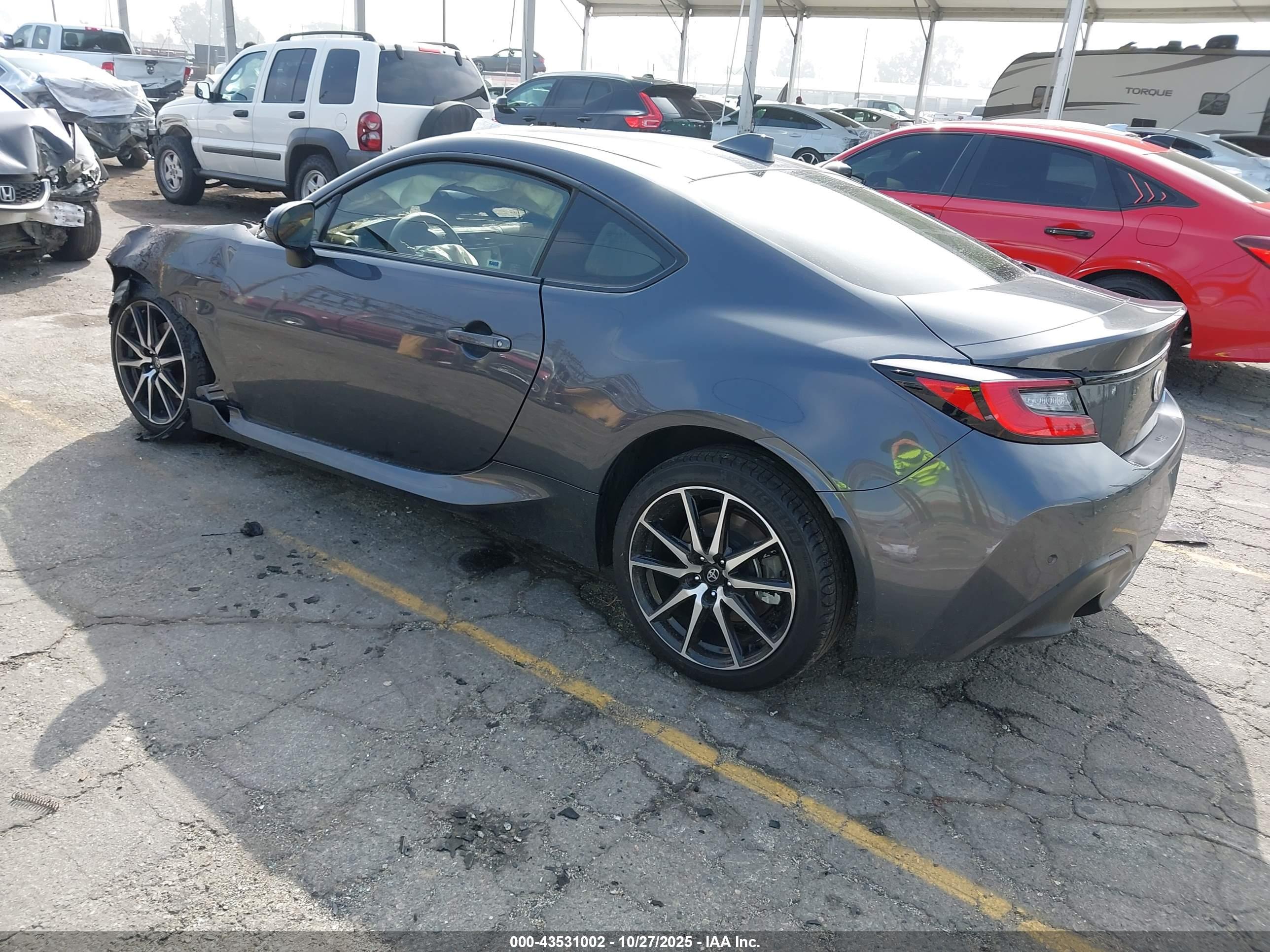 TOYOTA GR86 image 3