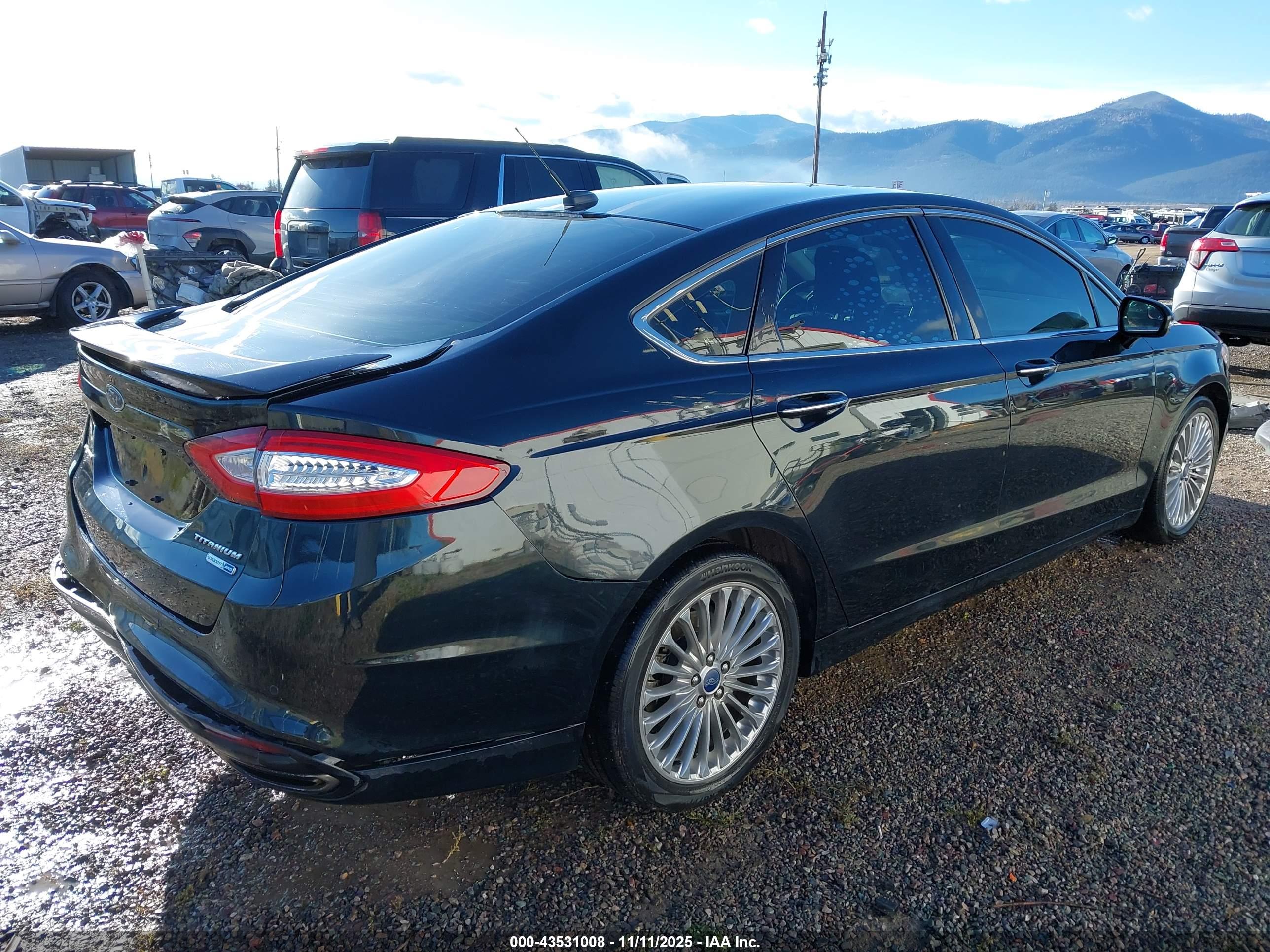 FORD FUSION image 4