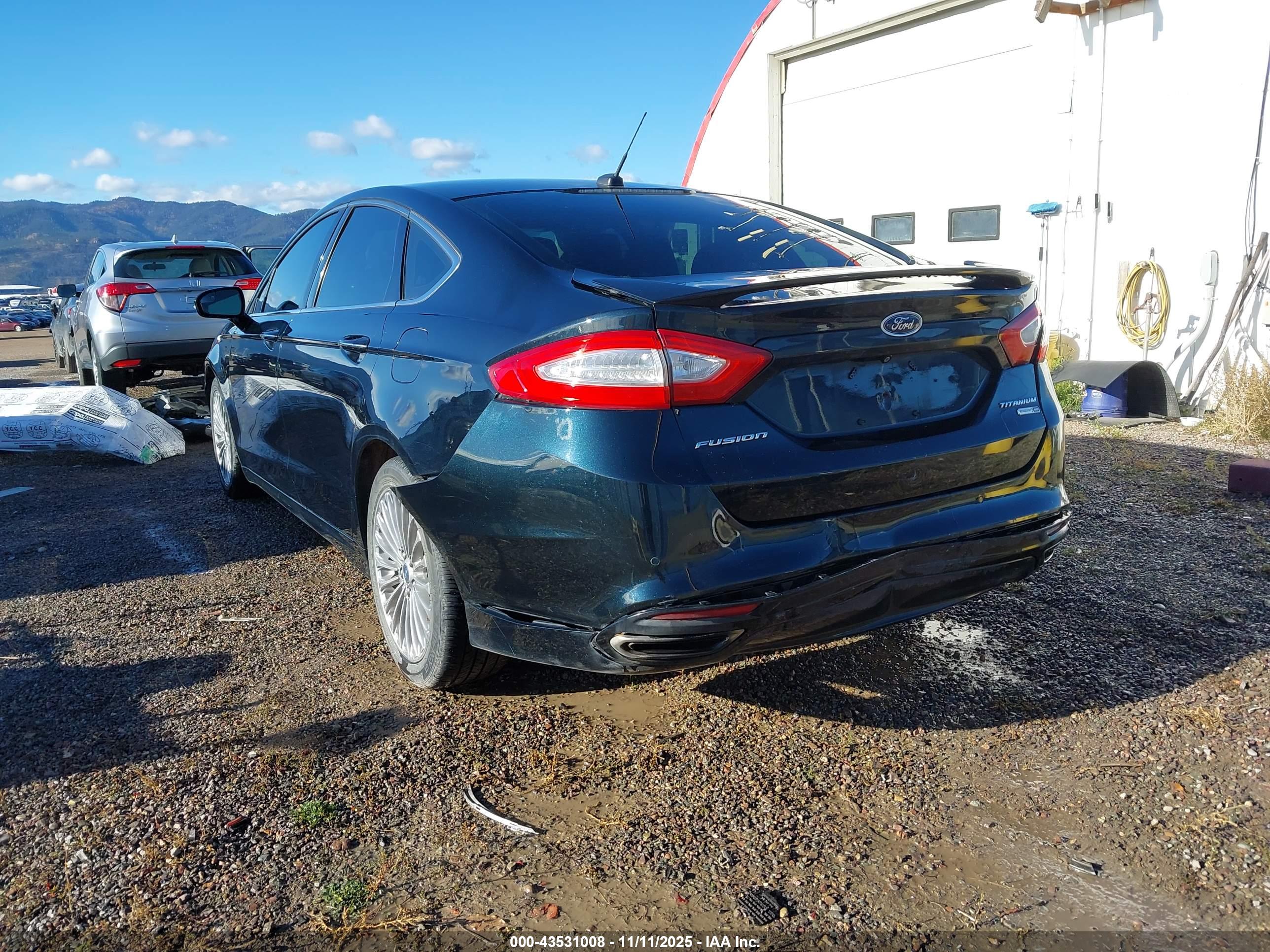 FORD FUSION image 6