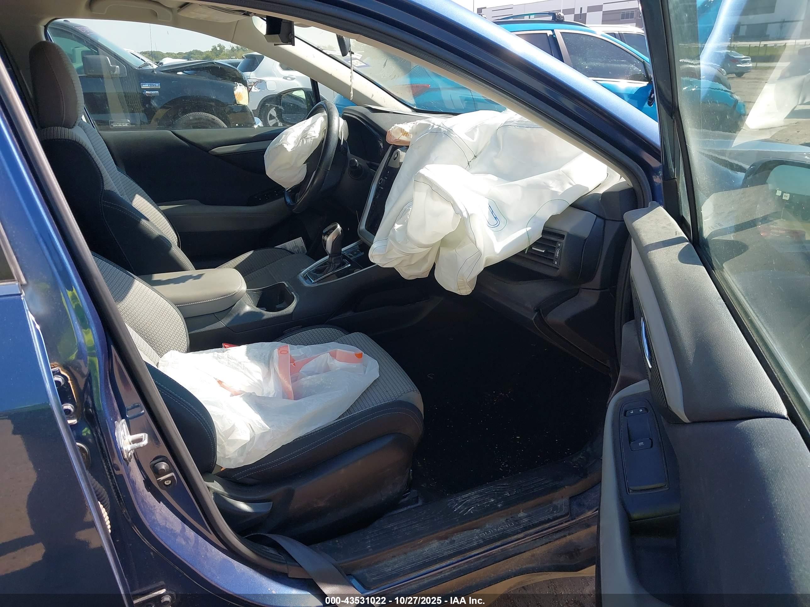 SUBARU OUTBACK image 5