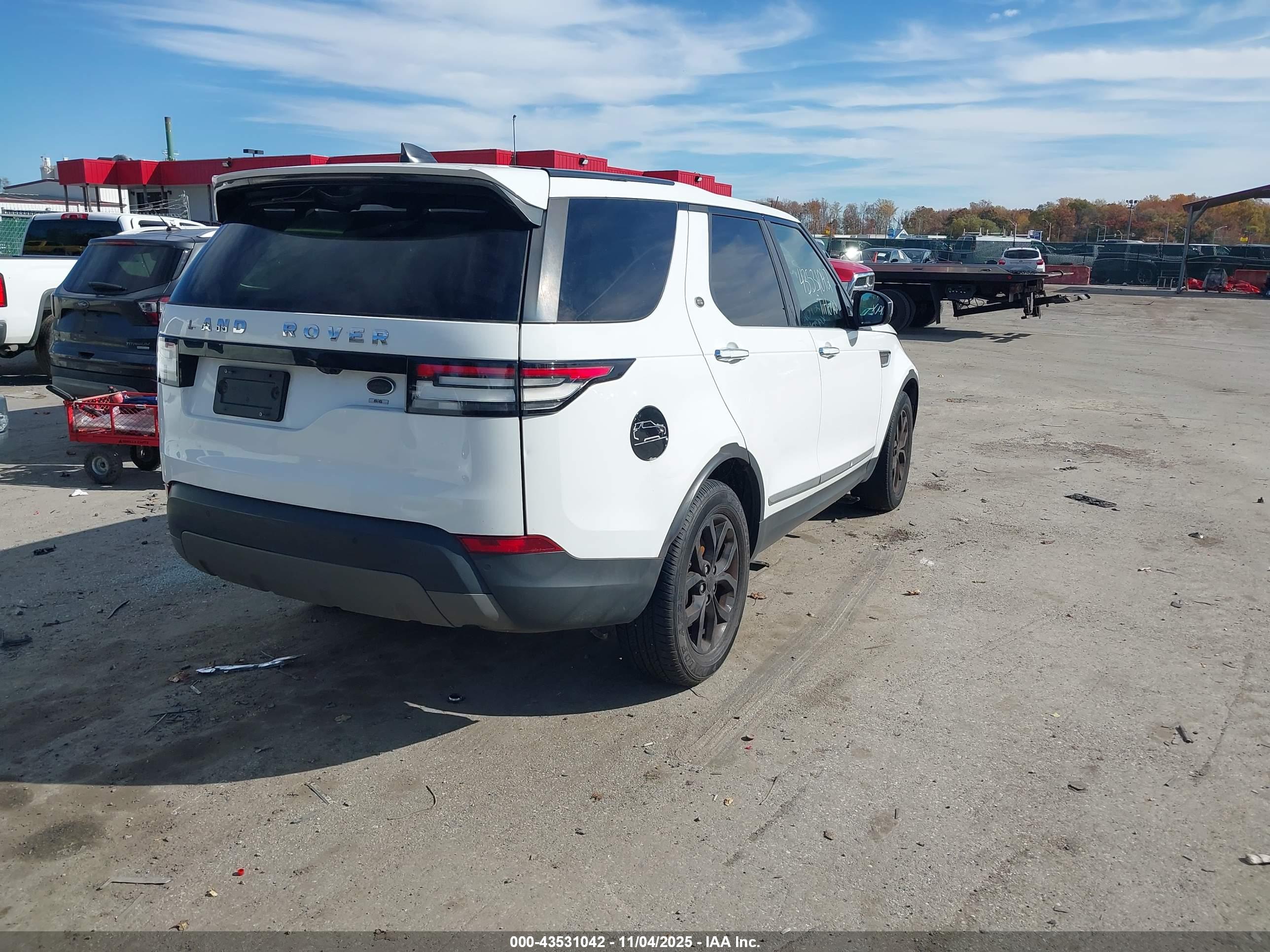 LAND ROVER image 4