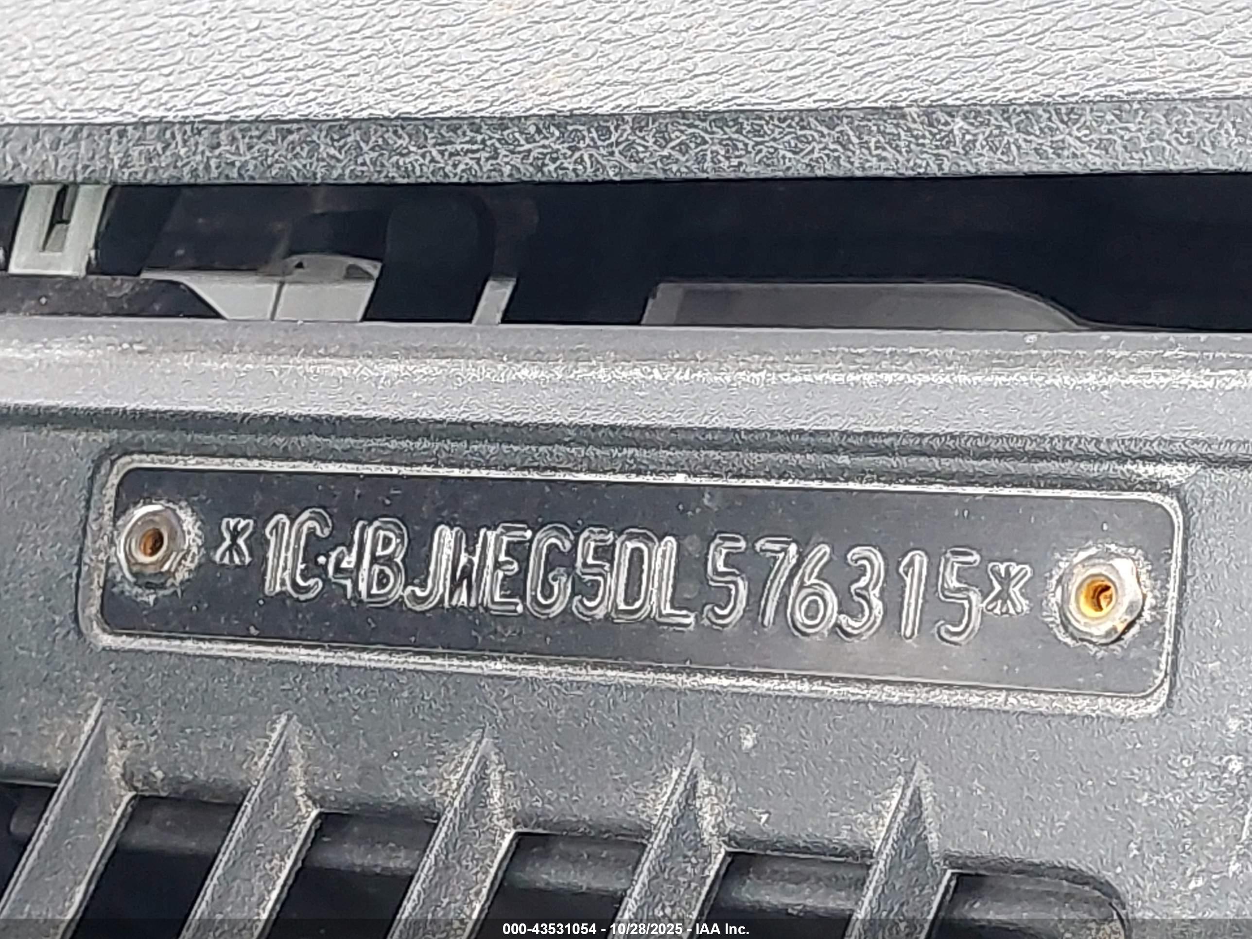 JEEP WRANGLER image 9