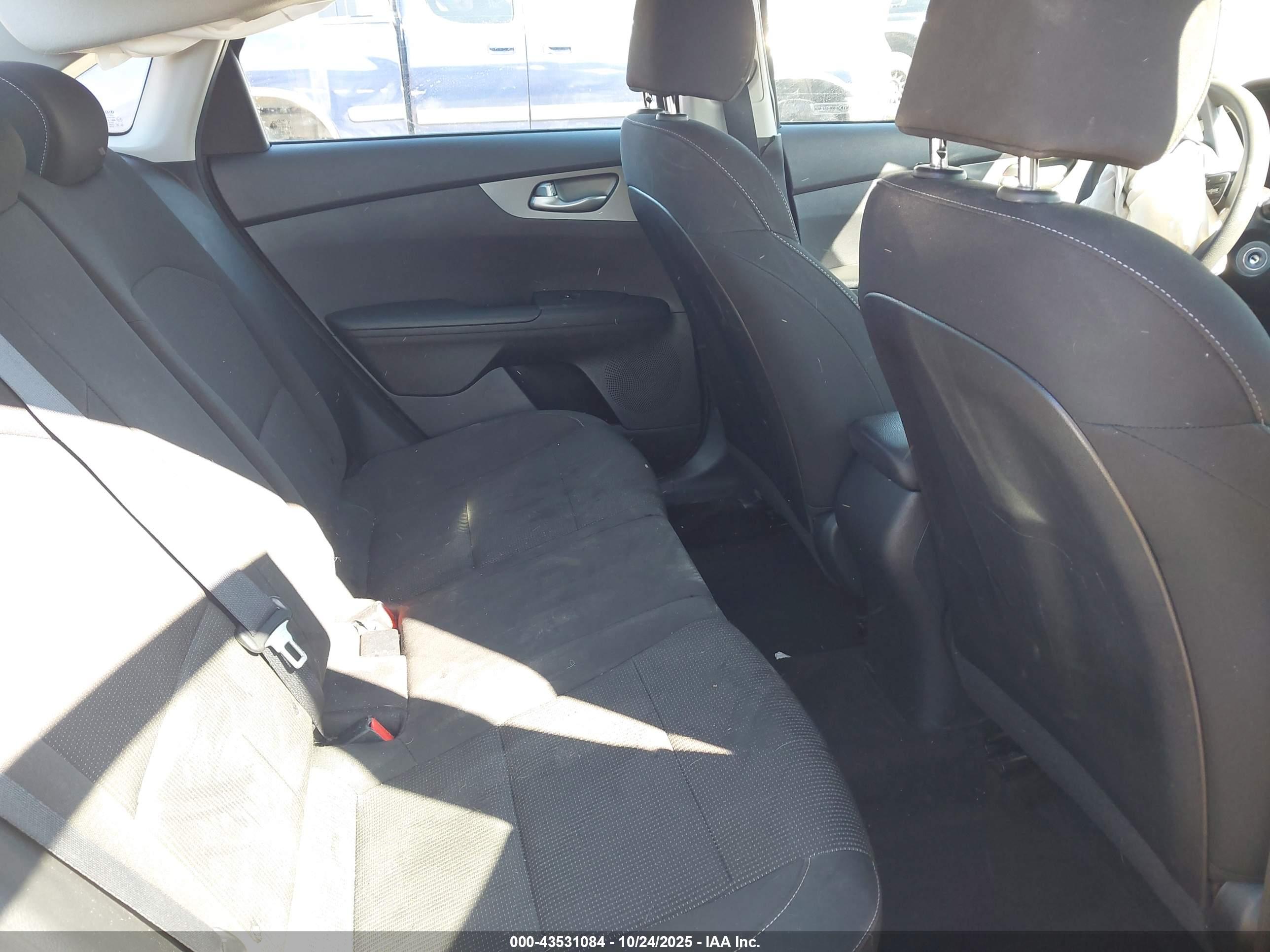 KIA FORTE image 8