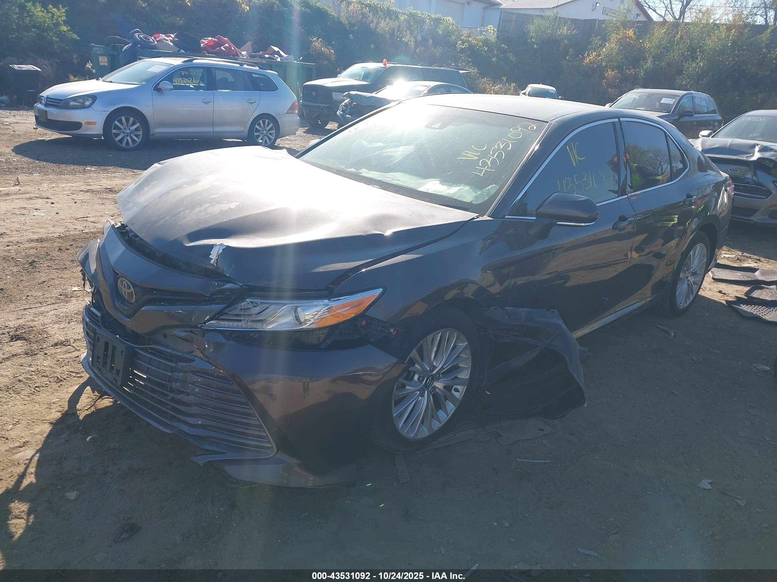TOYOTA CAMRY image 2