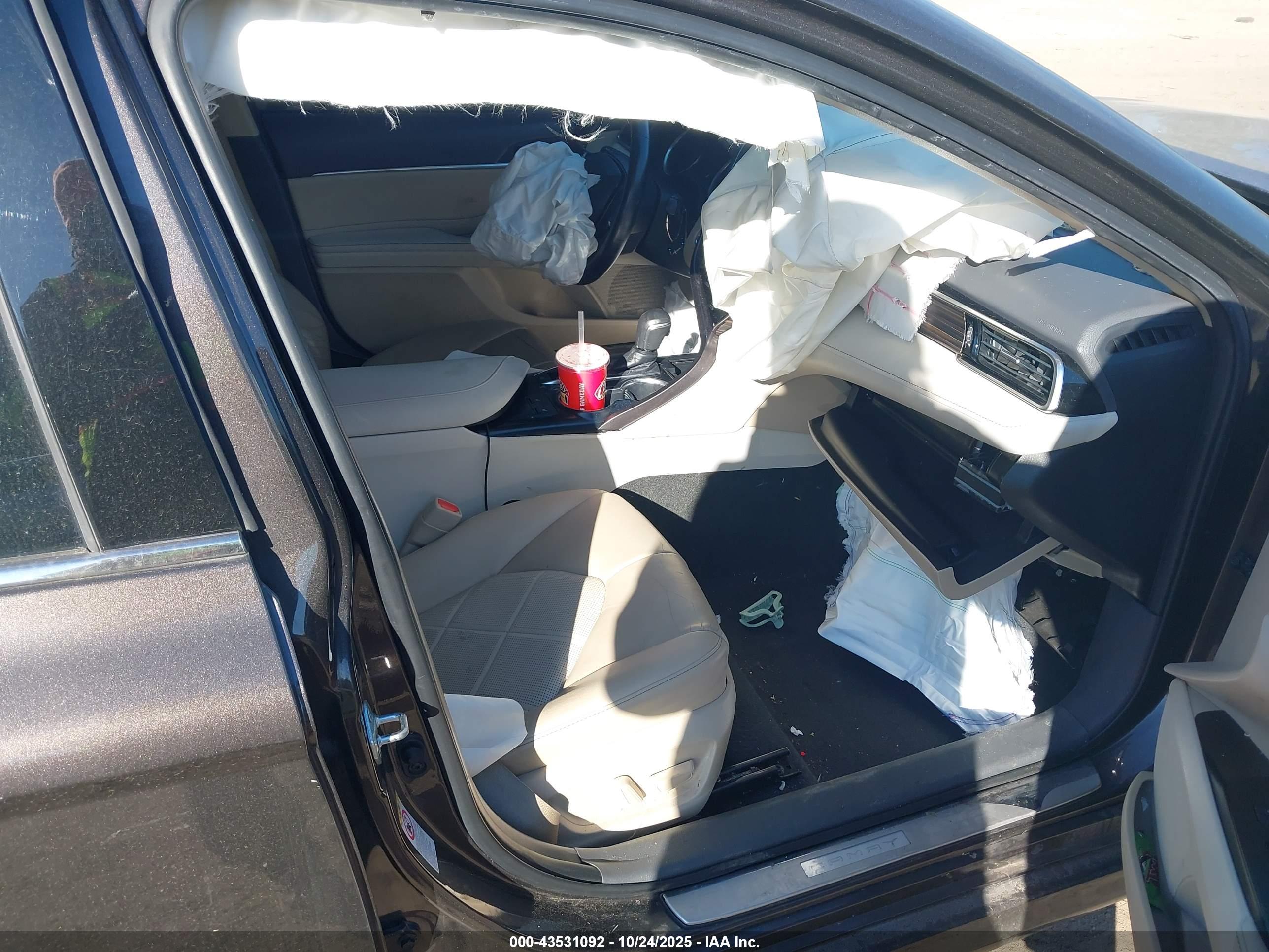 TOYOTA CAMRY image 5