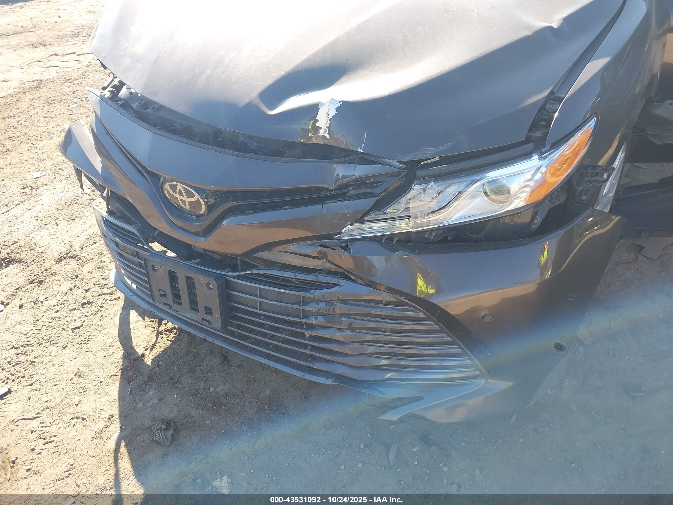 TOYOTA CAMRY image 6