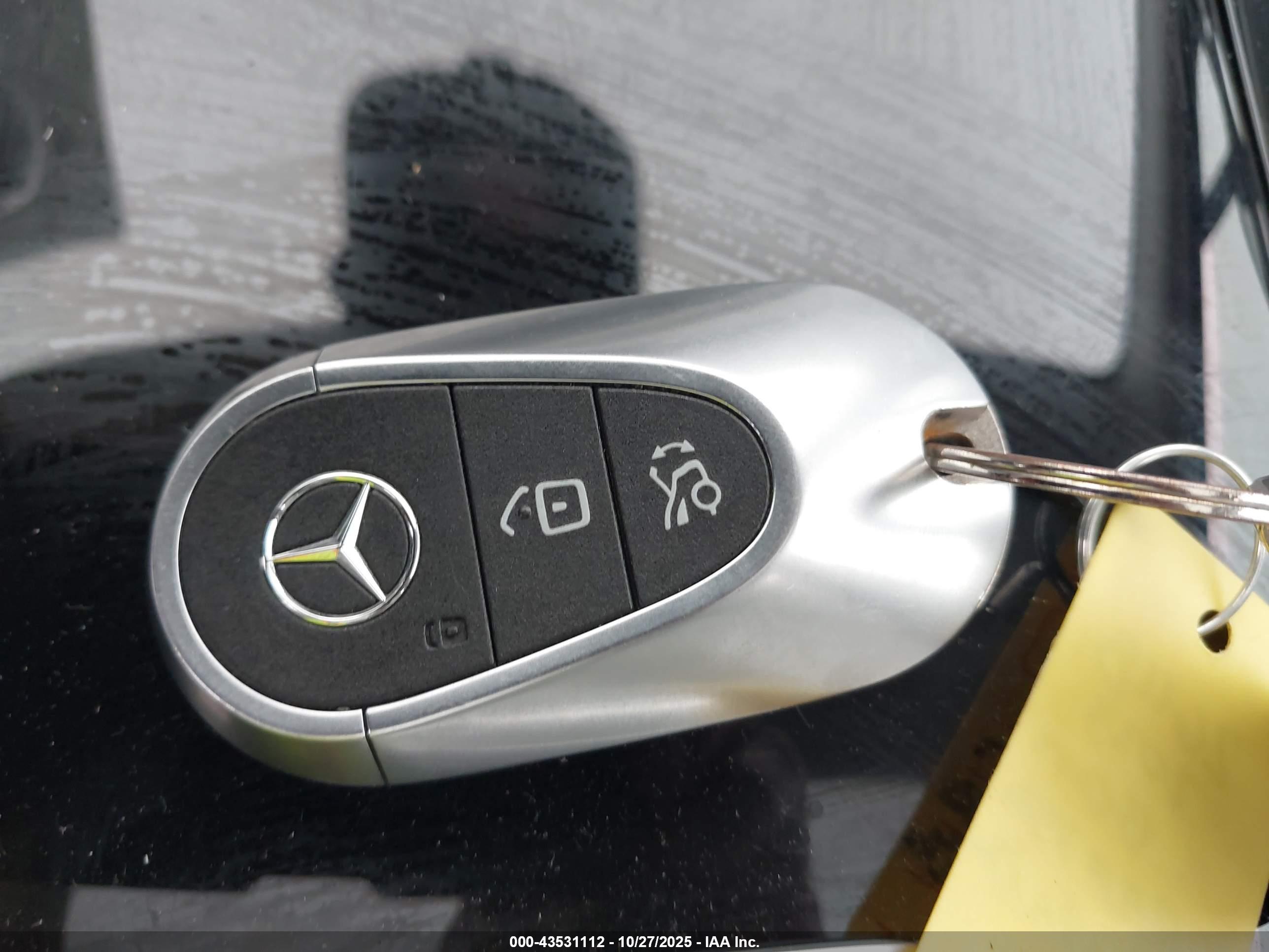 MERCEDES-BENZ EQE image 11