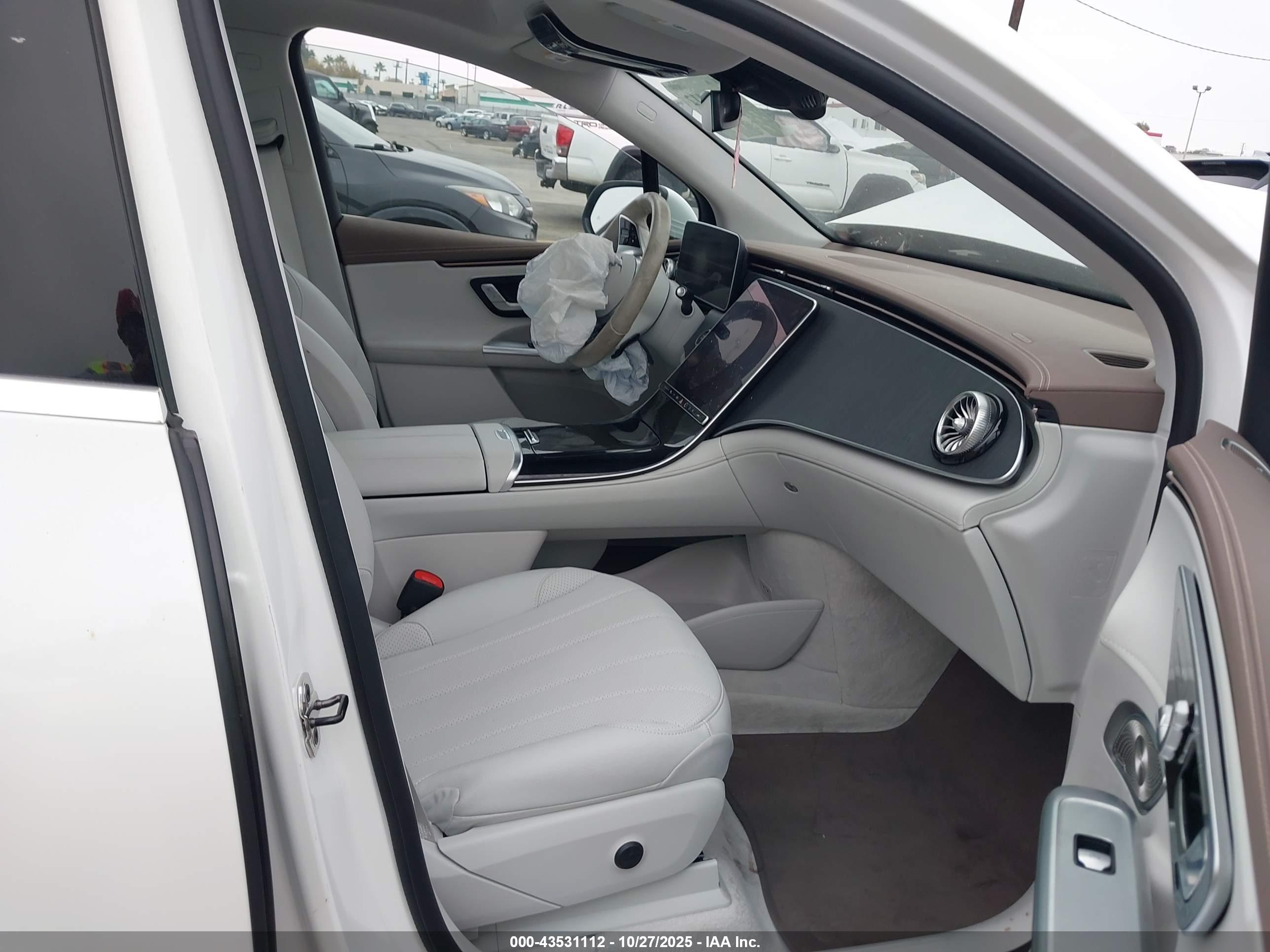 MERCEDES-BENZ EQE image 5
