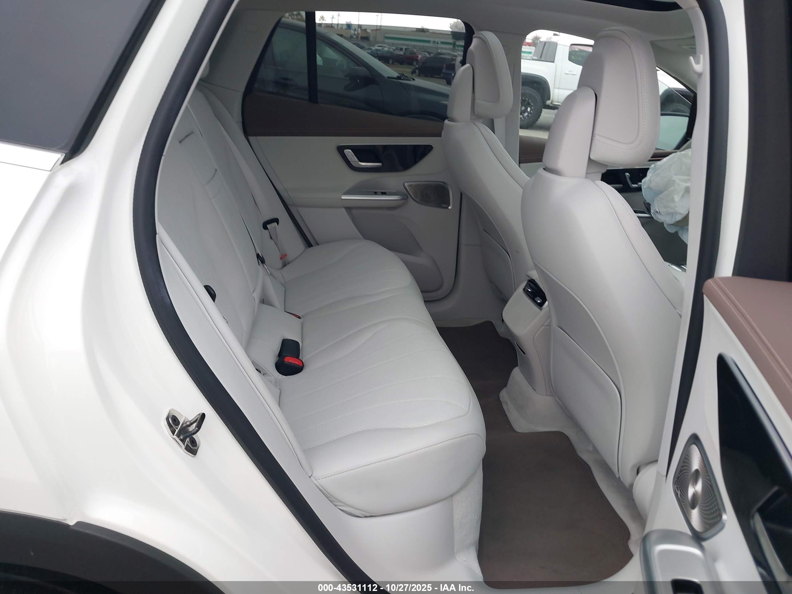 MERCEDES-BENZ EQE image 8
