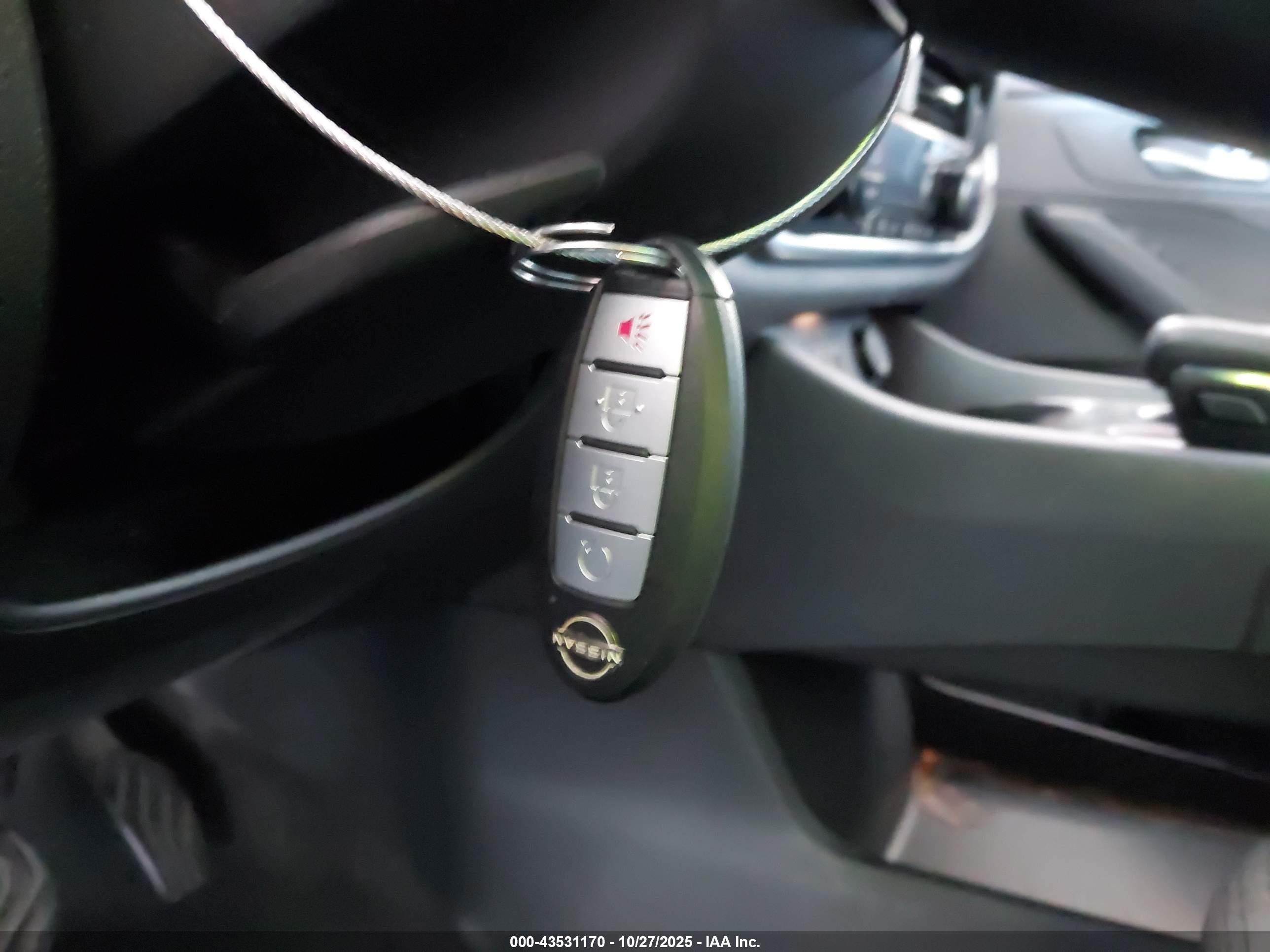 NISSAN ROGUE image 11
