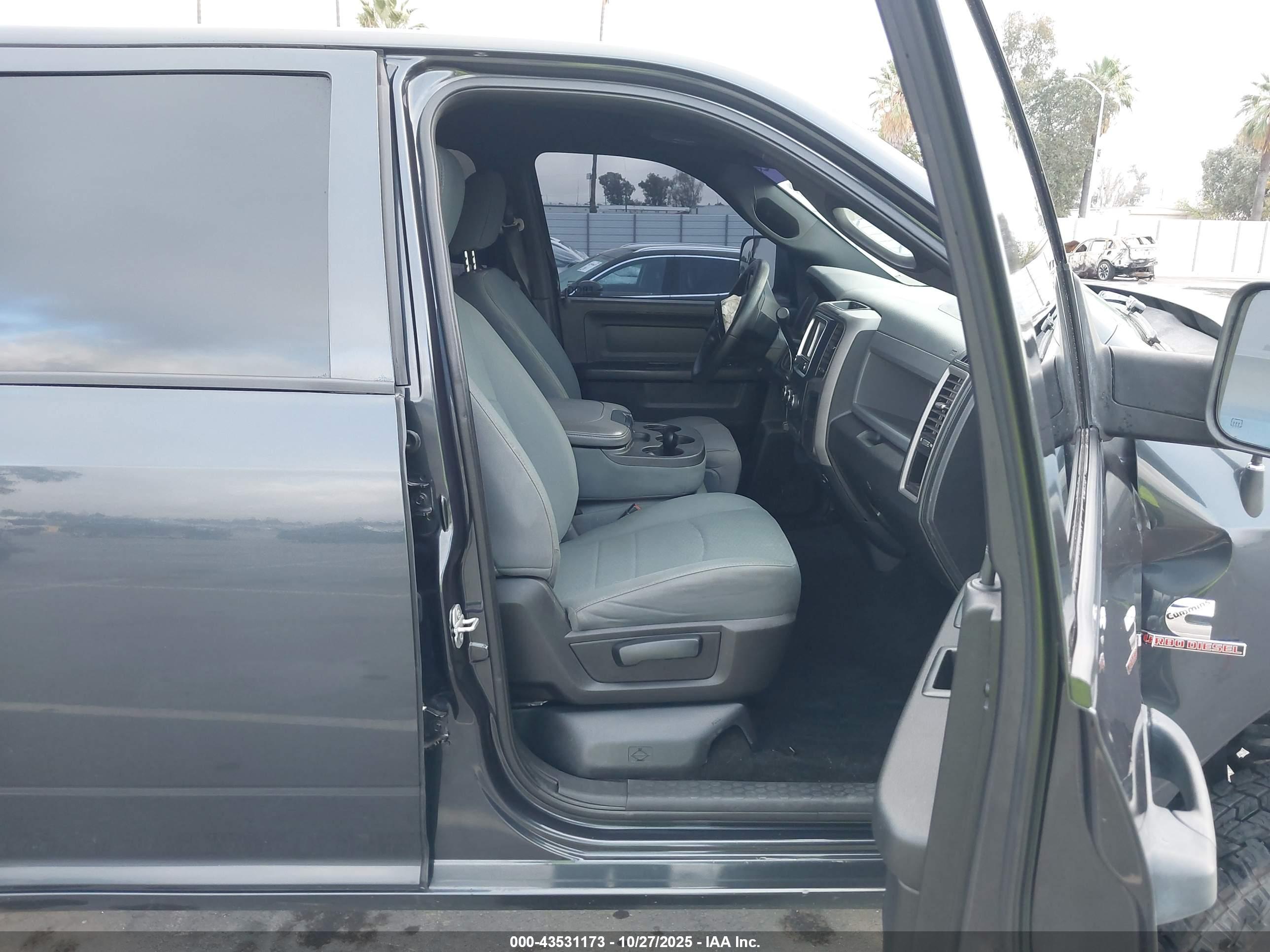 RAM 2500 image 5