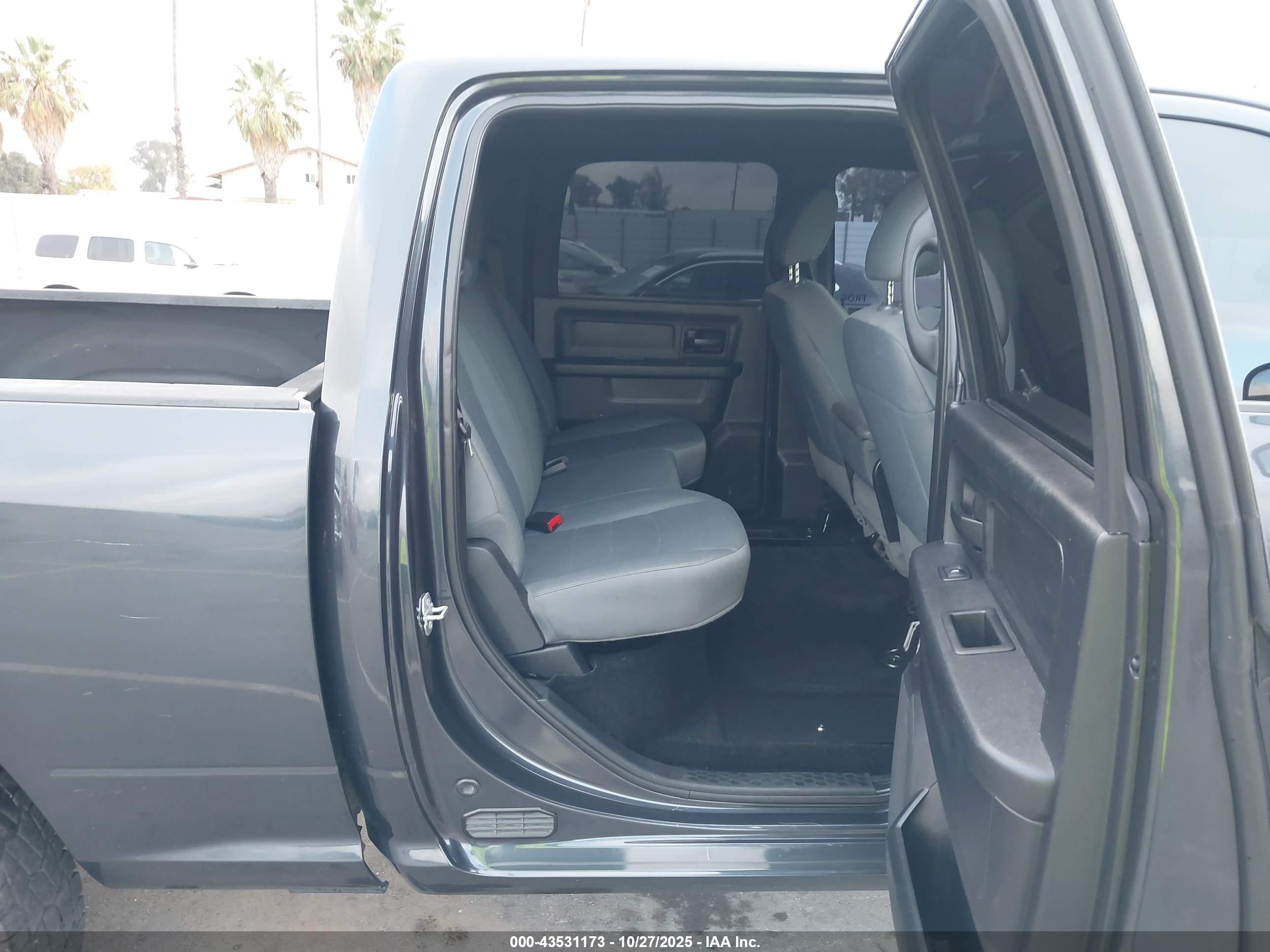 RAM 2500 image 8