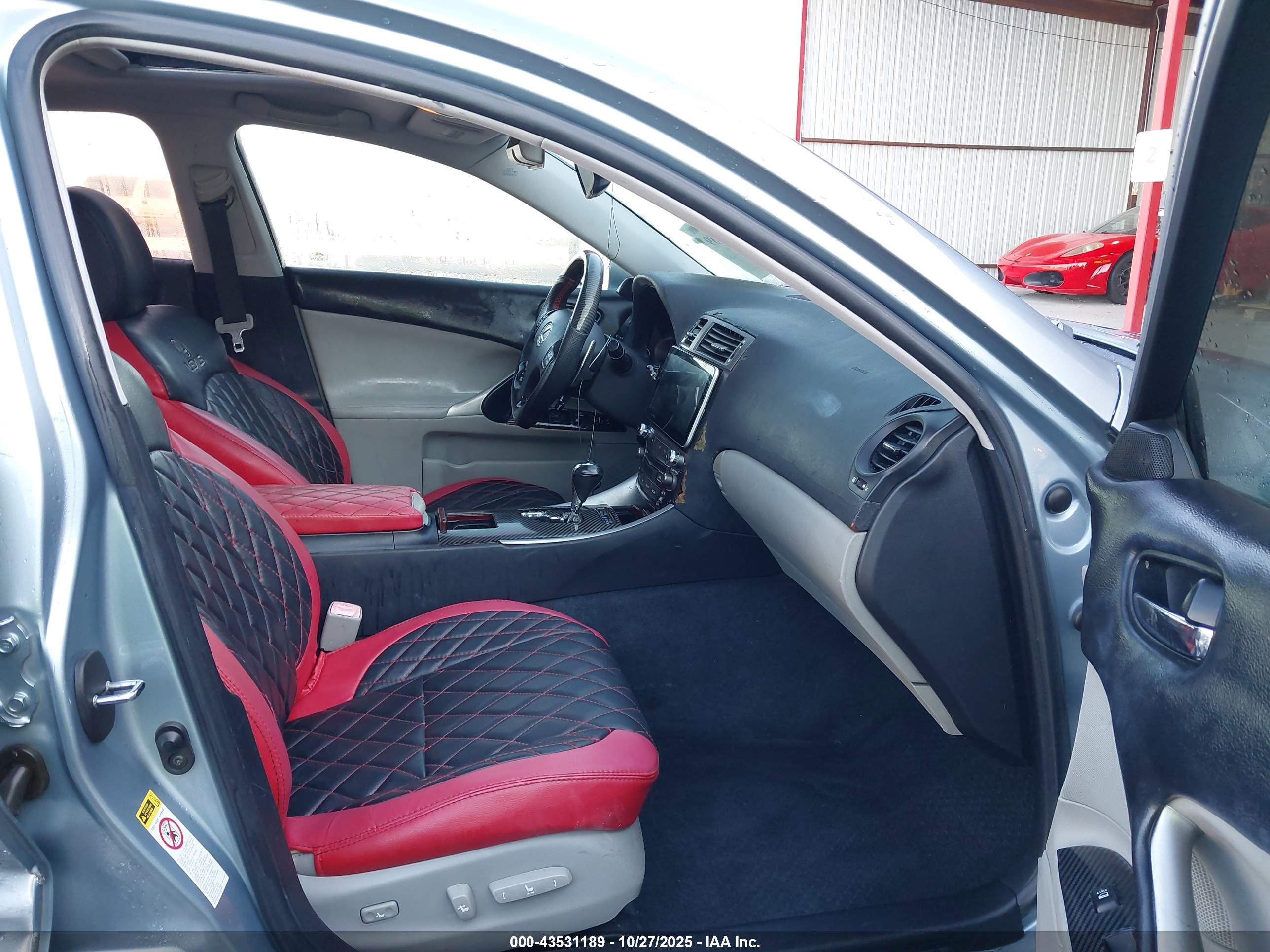 LEXUS IS image 5