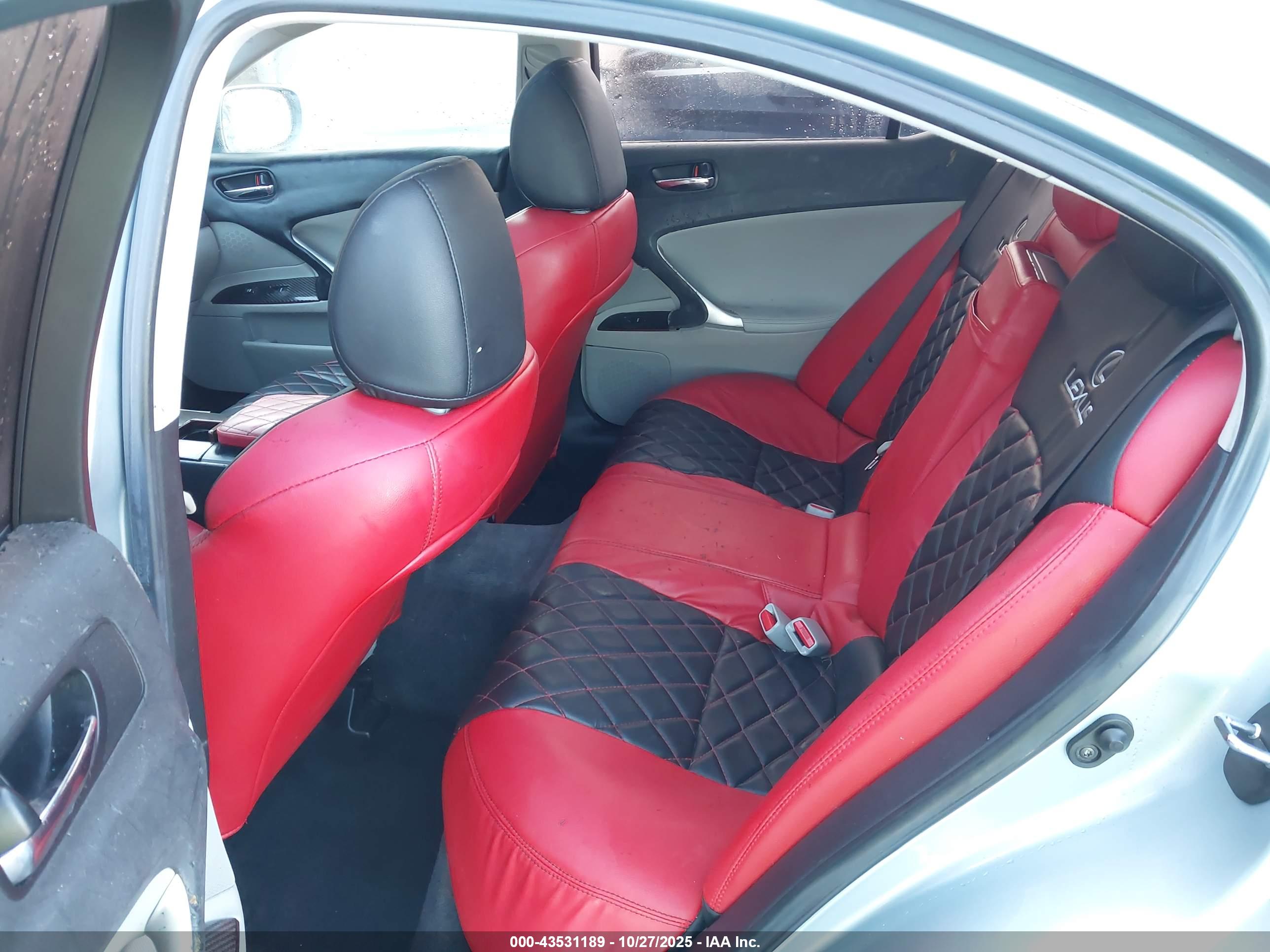 LEXUS IS image 8