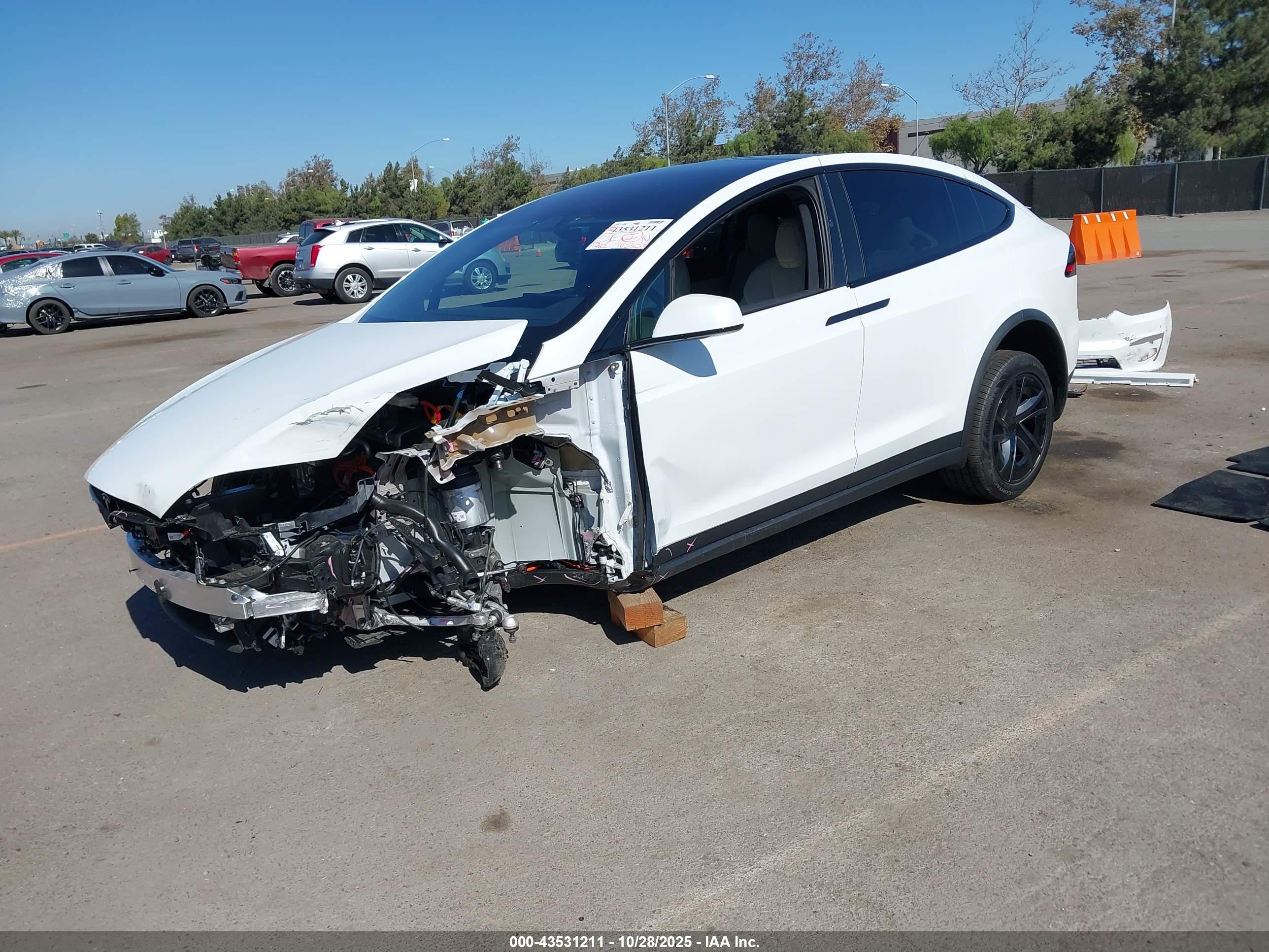 TESLA MODEL image 2