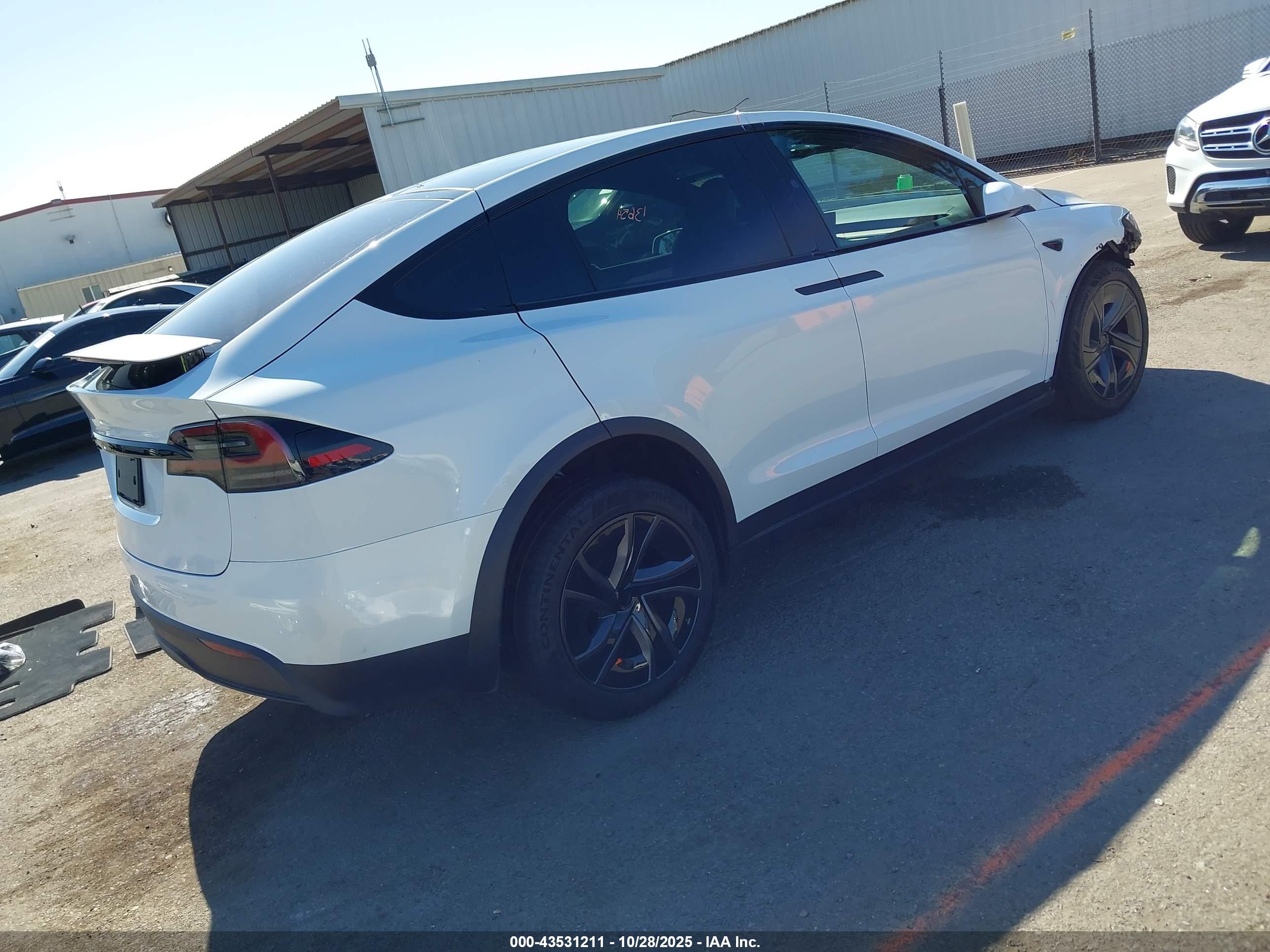 TESLA MODEL image 4