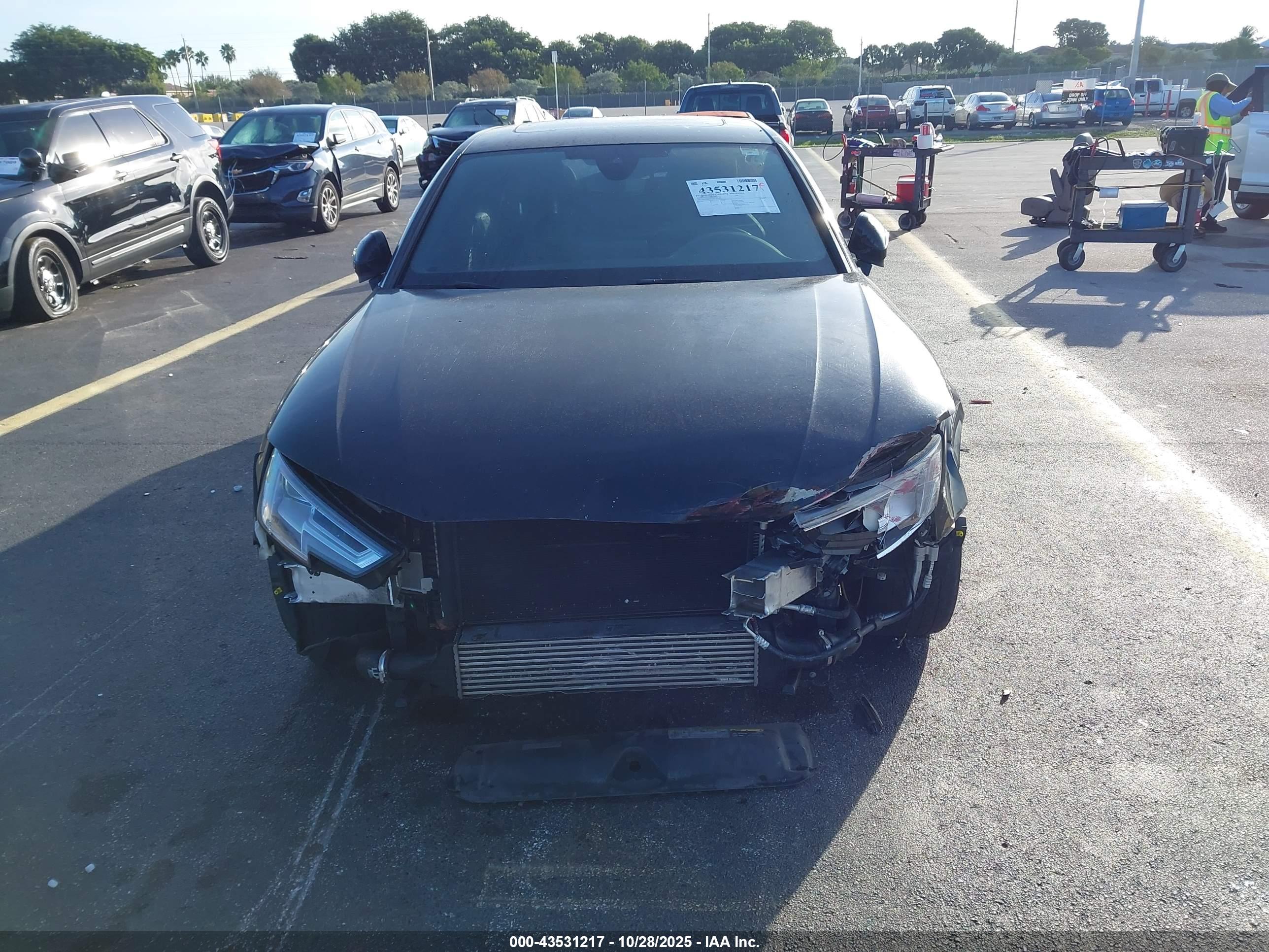 AUDI A4 image 6