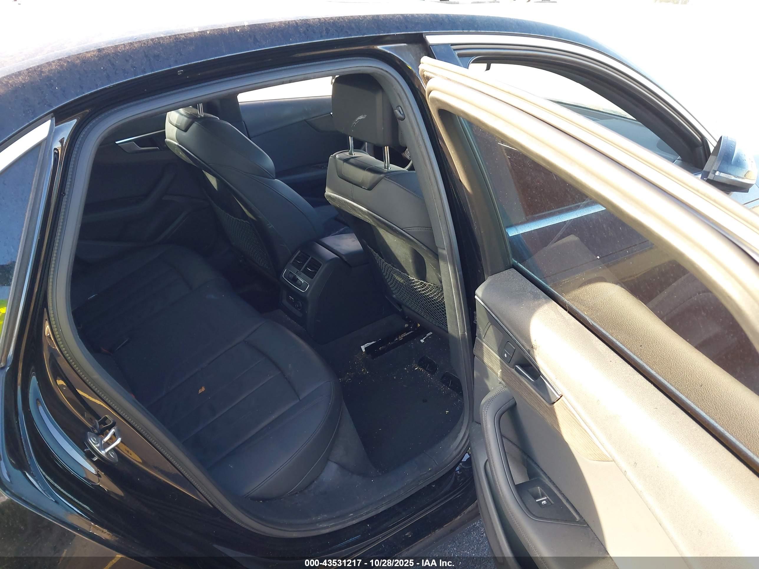 AUDI A4 image 8