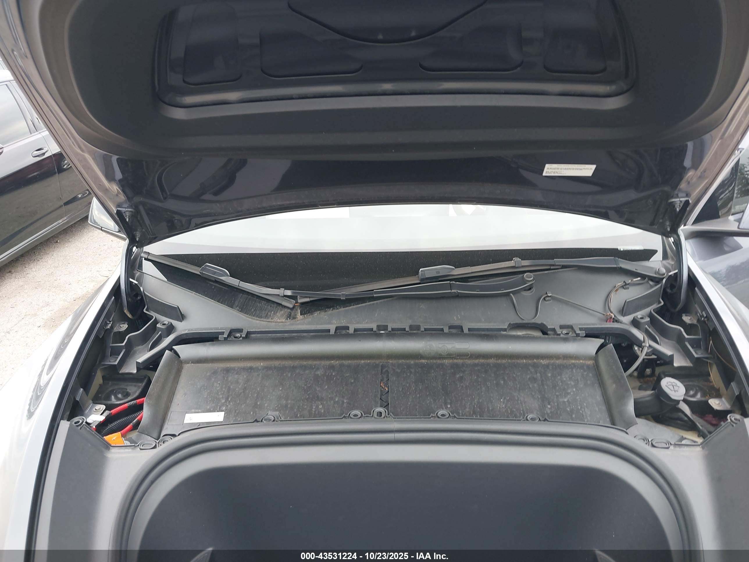 TESLA MODEL image 10