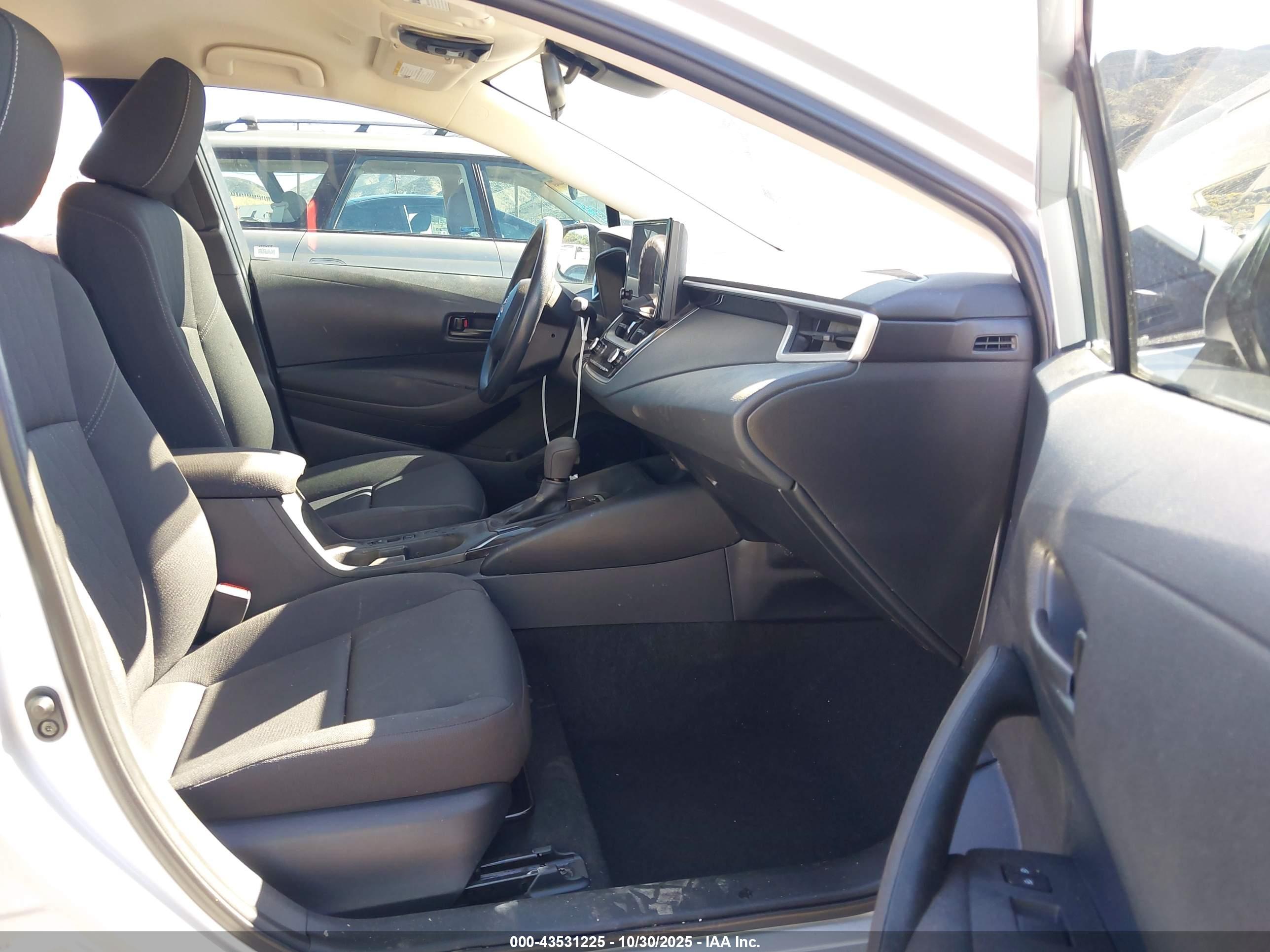 TOYOTA COROLLA image 5