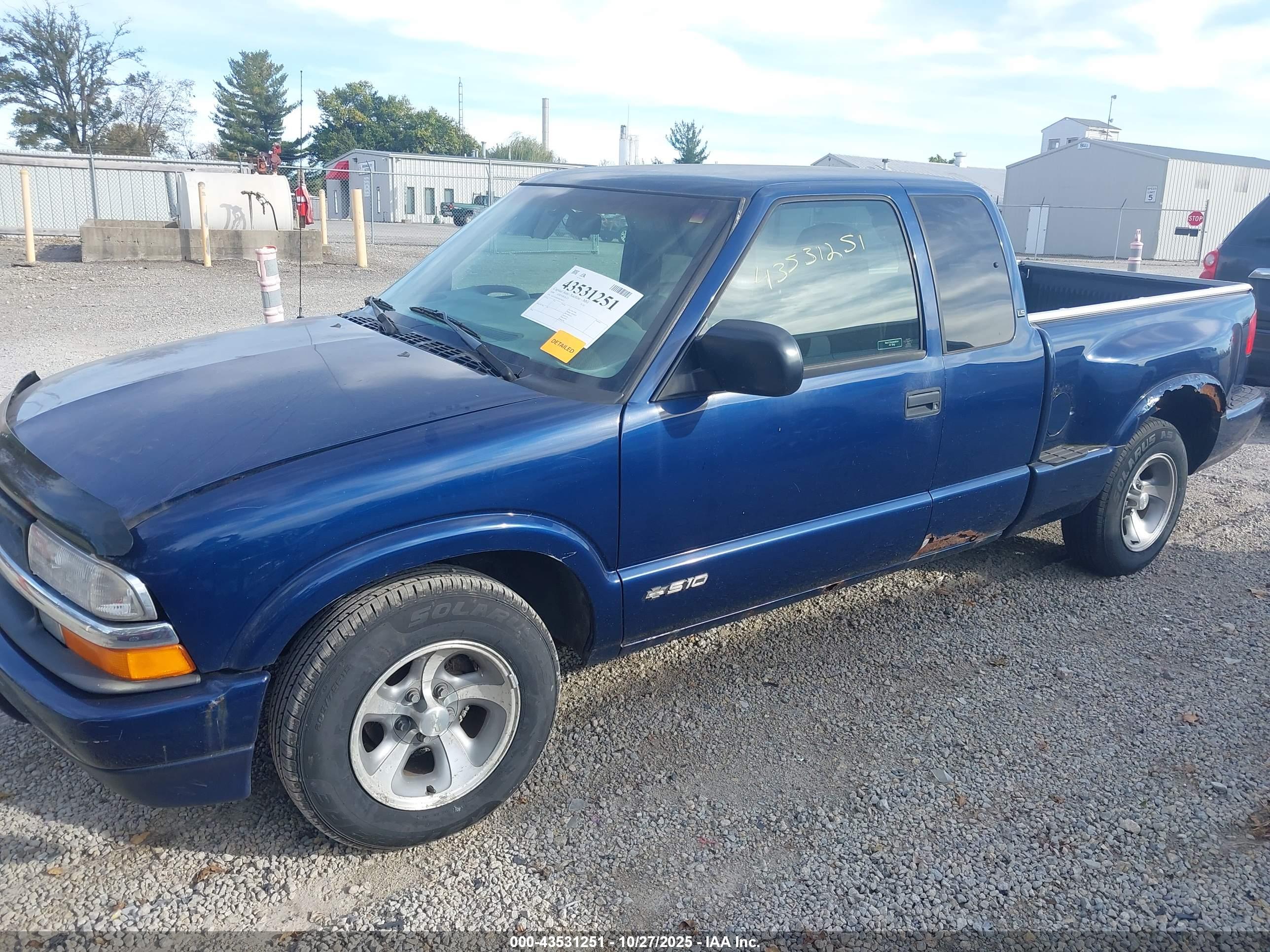 CHEVROLET S-10 image 6
