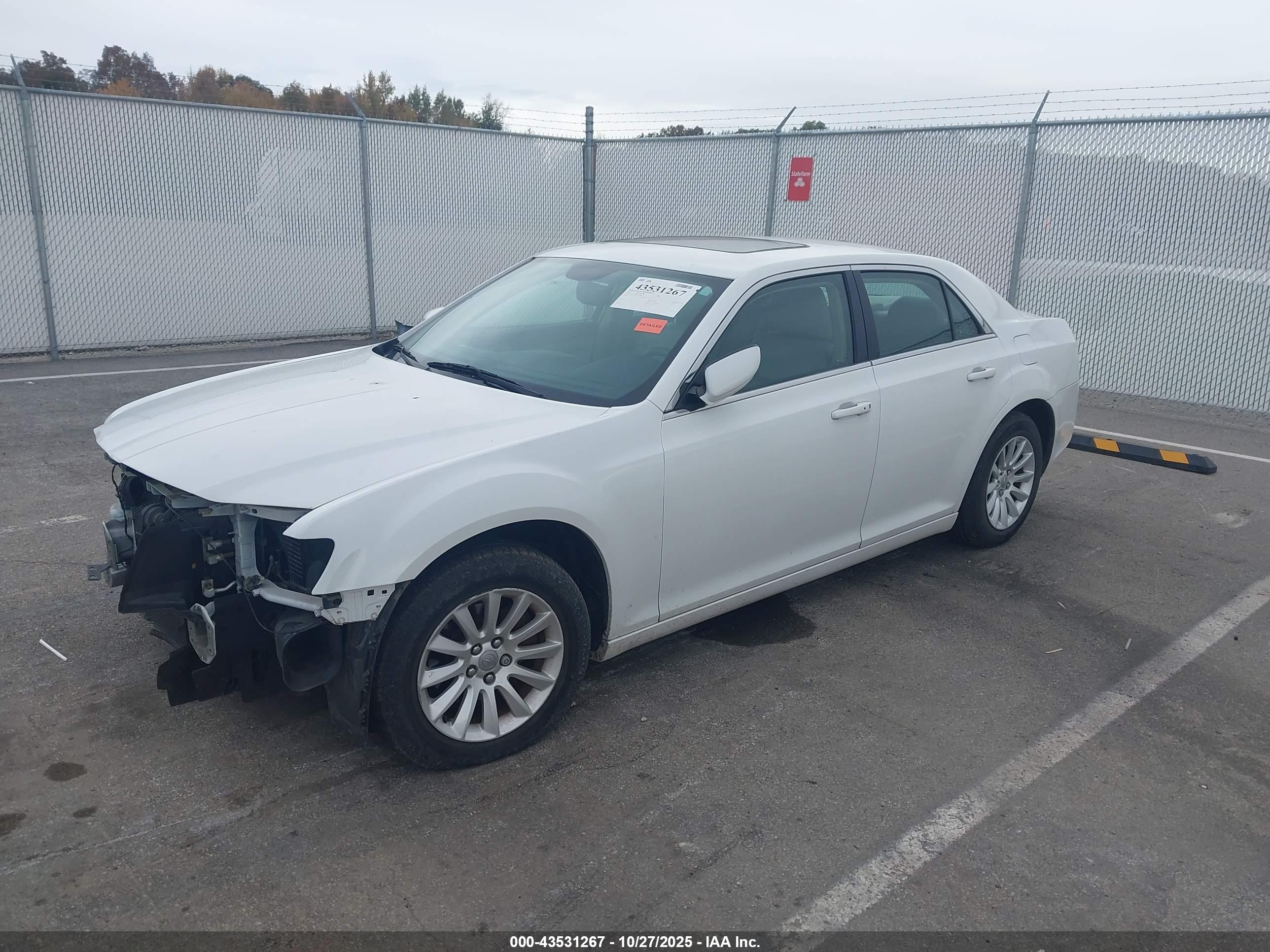CHRYSLER 300 image 2