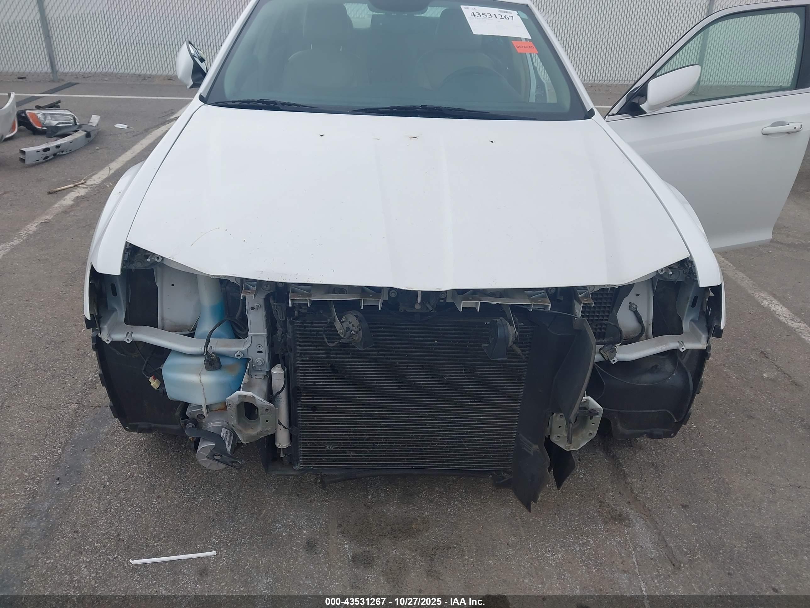 CHRYSLER 300 image 6