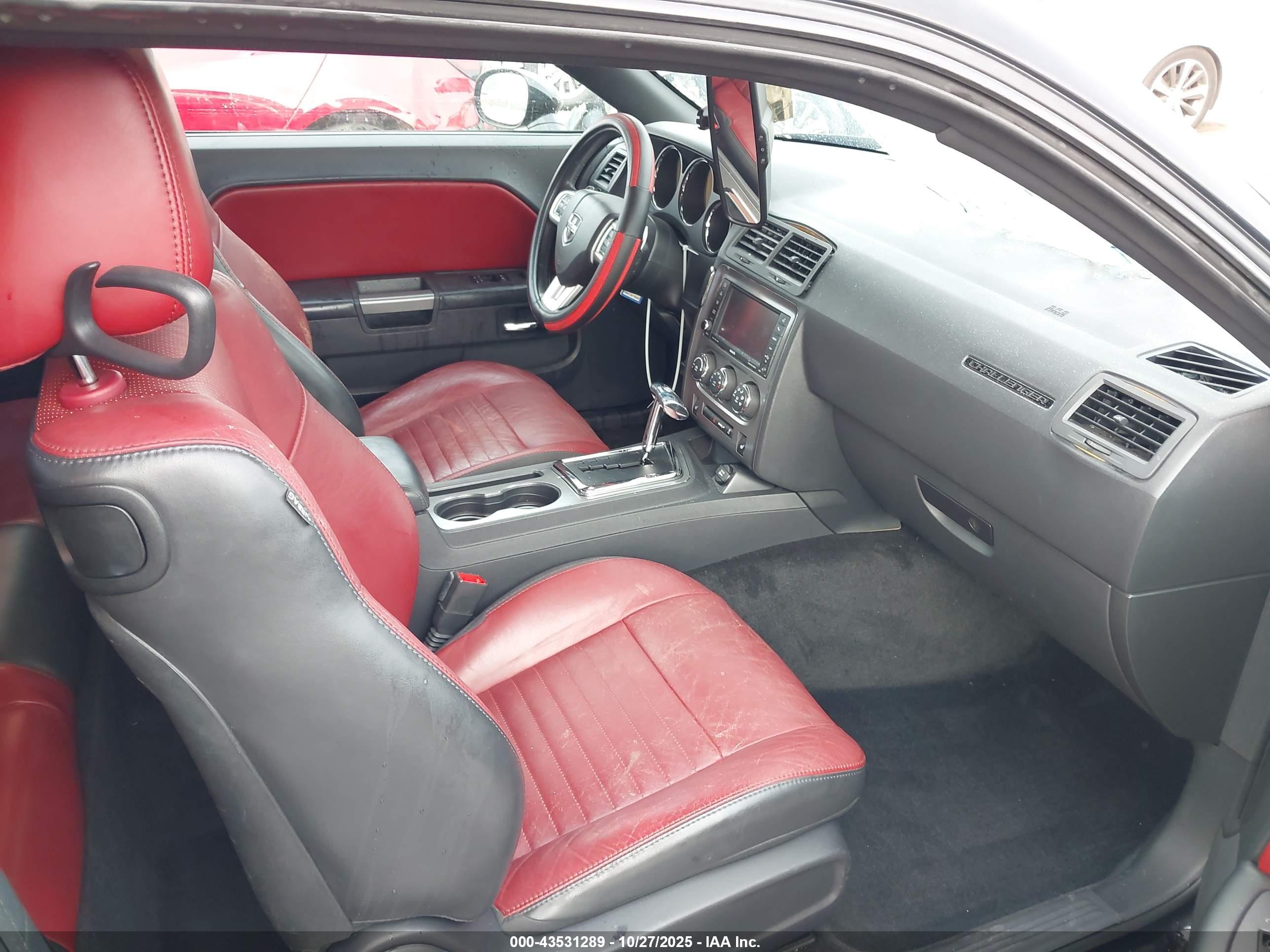 DODGE CHALLENGER image 5