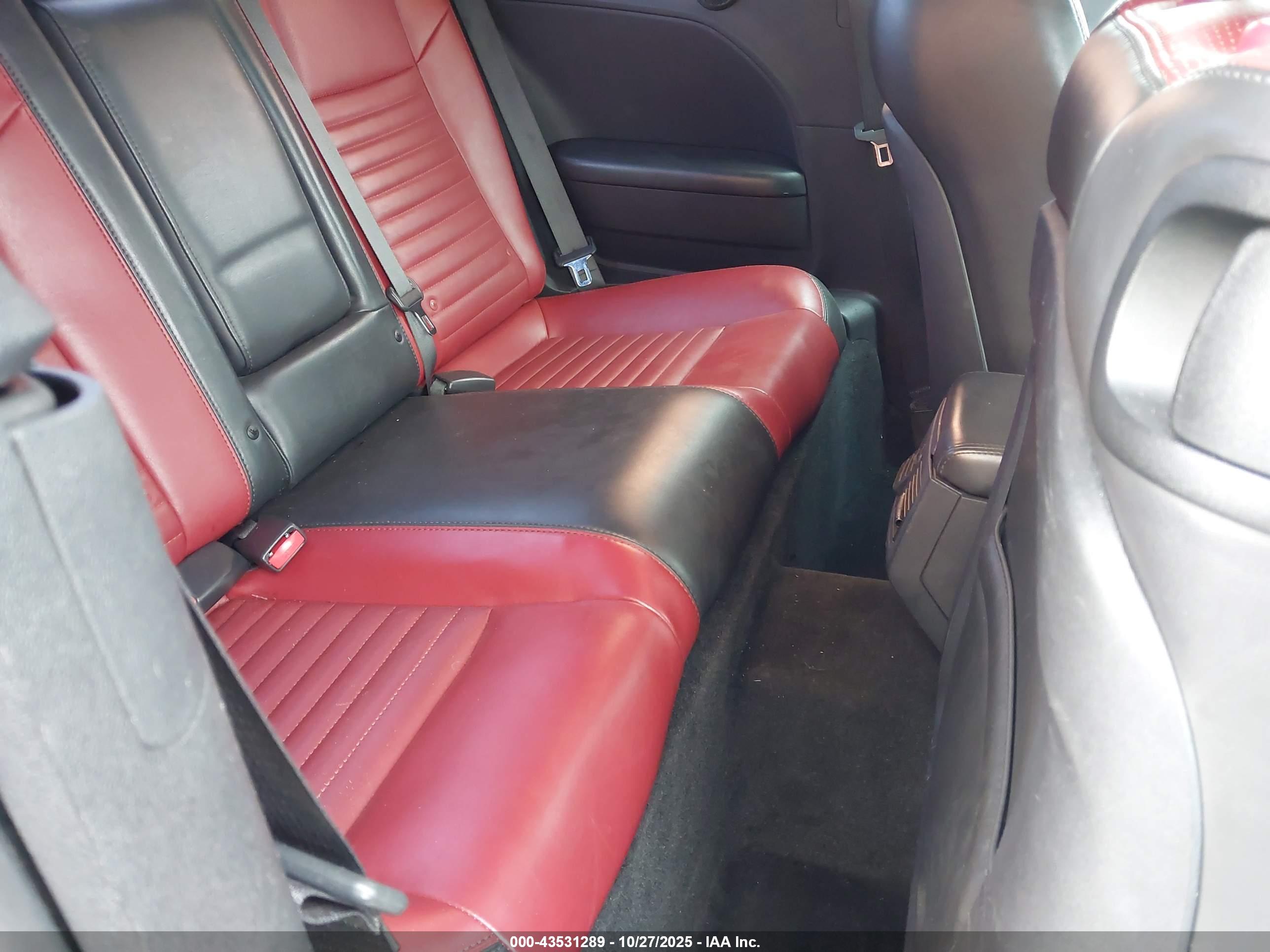 DODGE CHALLENGER image 8