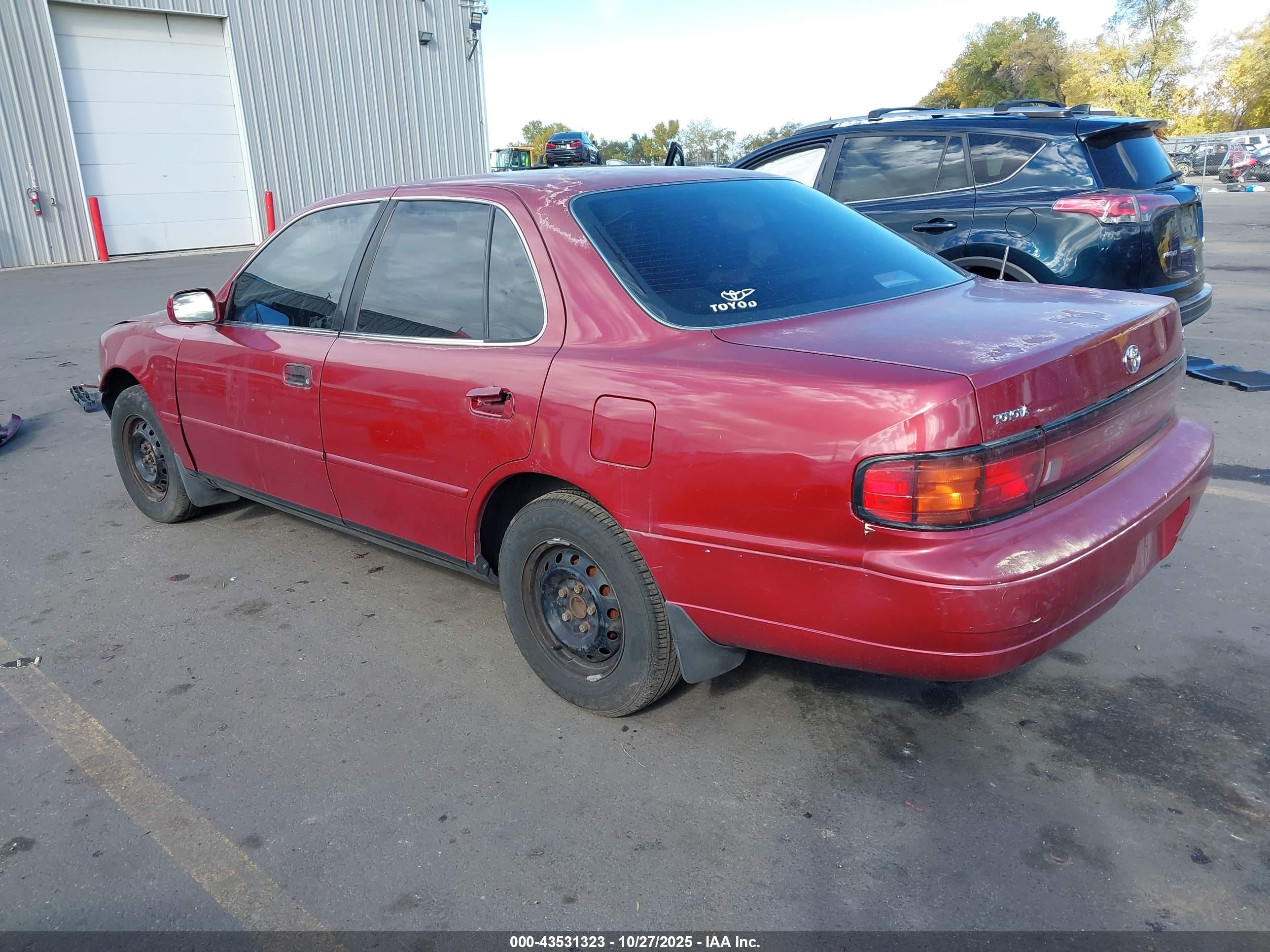 TOYOTA CAMRY image 3