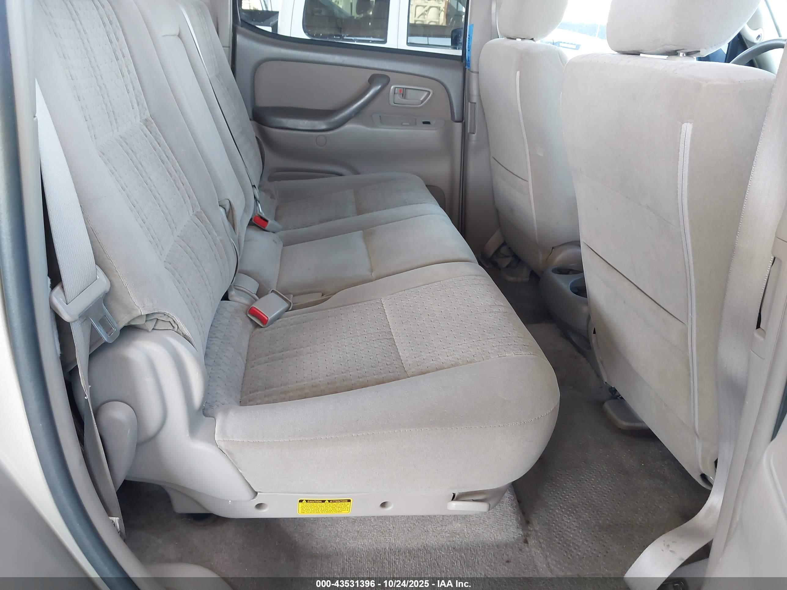TOYOTA TUNDRA image 8