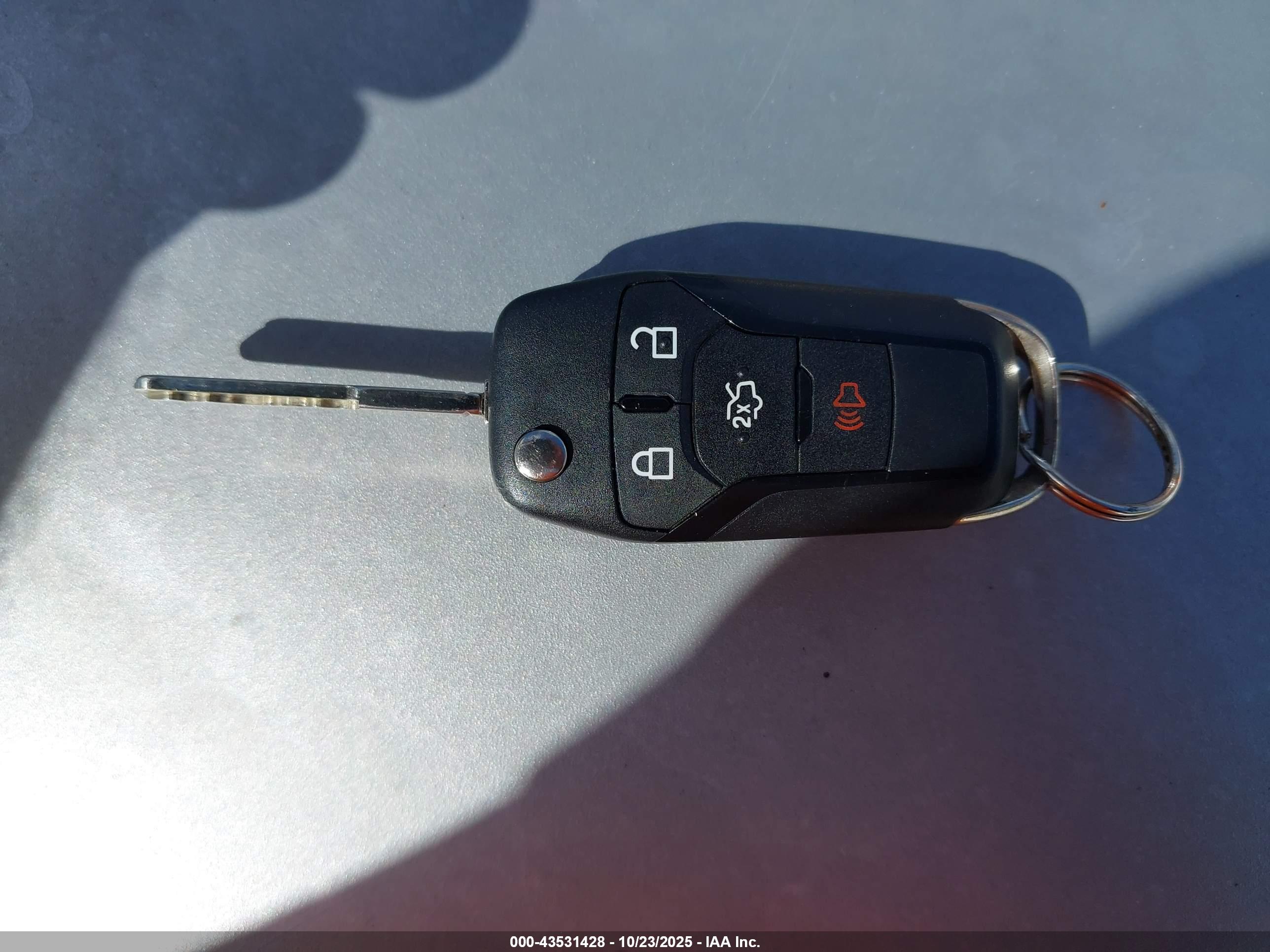 FORD FUSION image 11