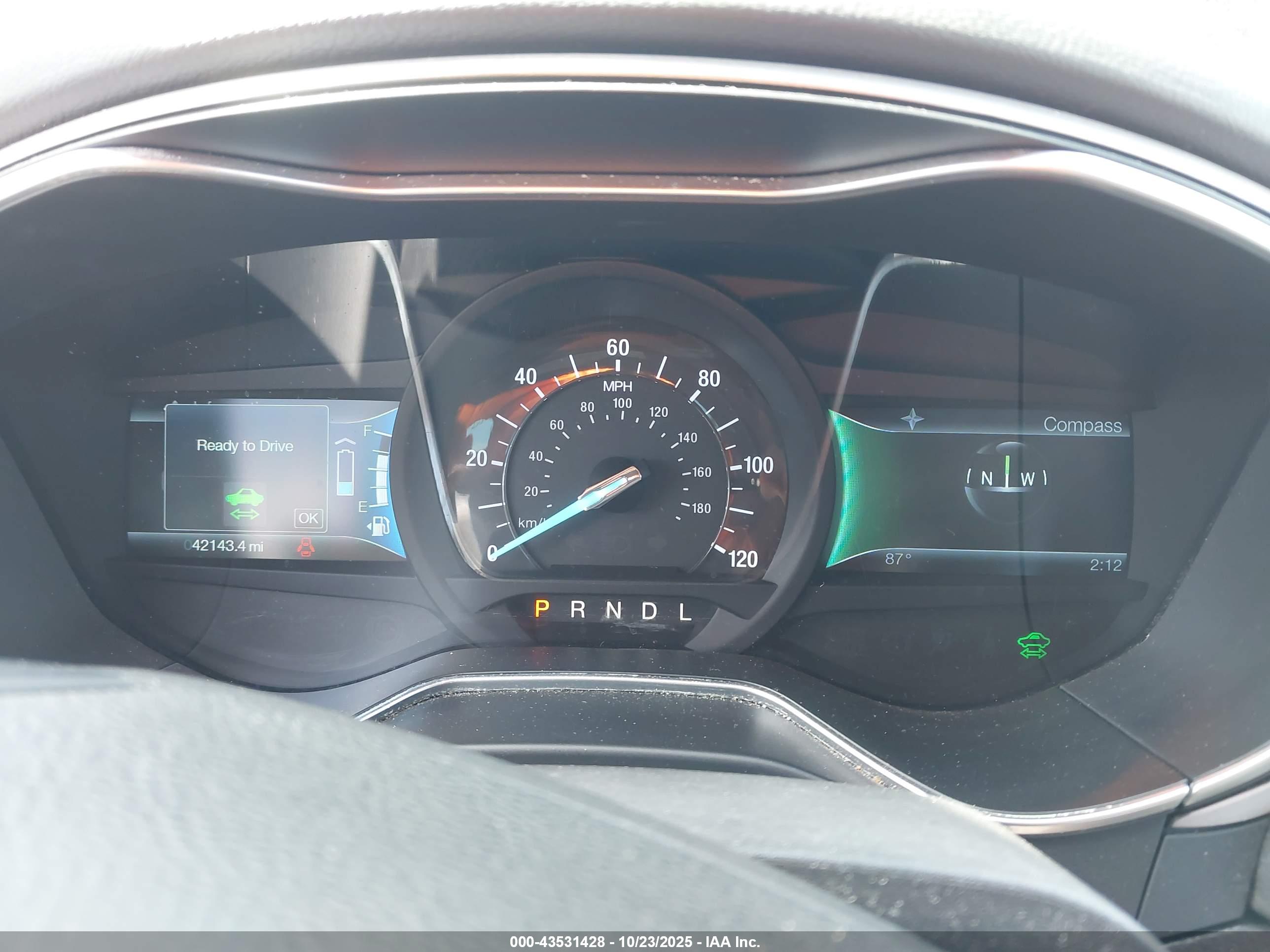 FORD FUSION image 7