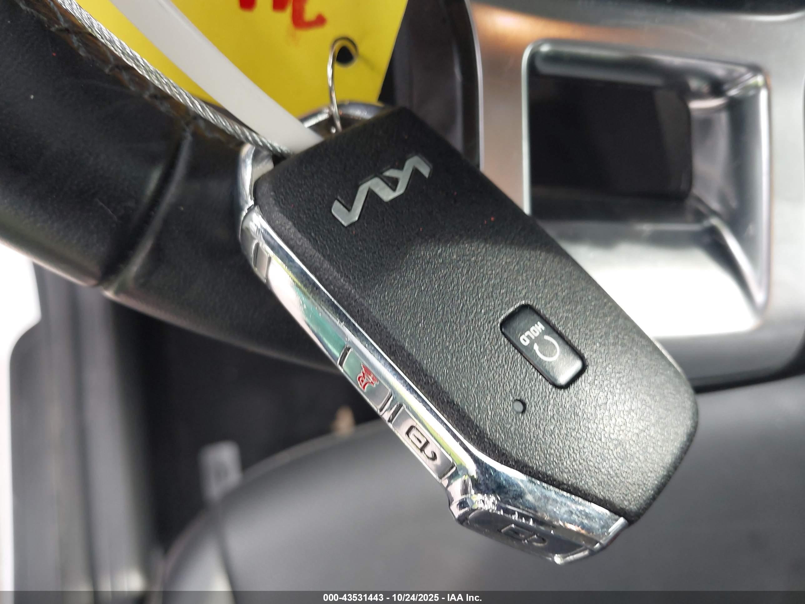 KIA SPORTAGE image 11
